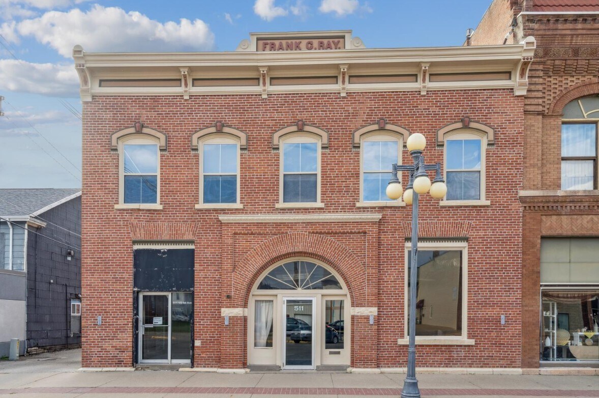 511 1st Ave, Vinton, IA for Sale