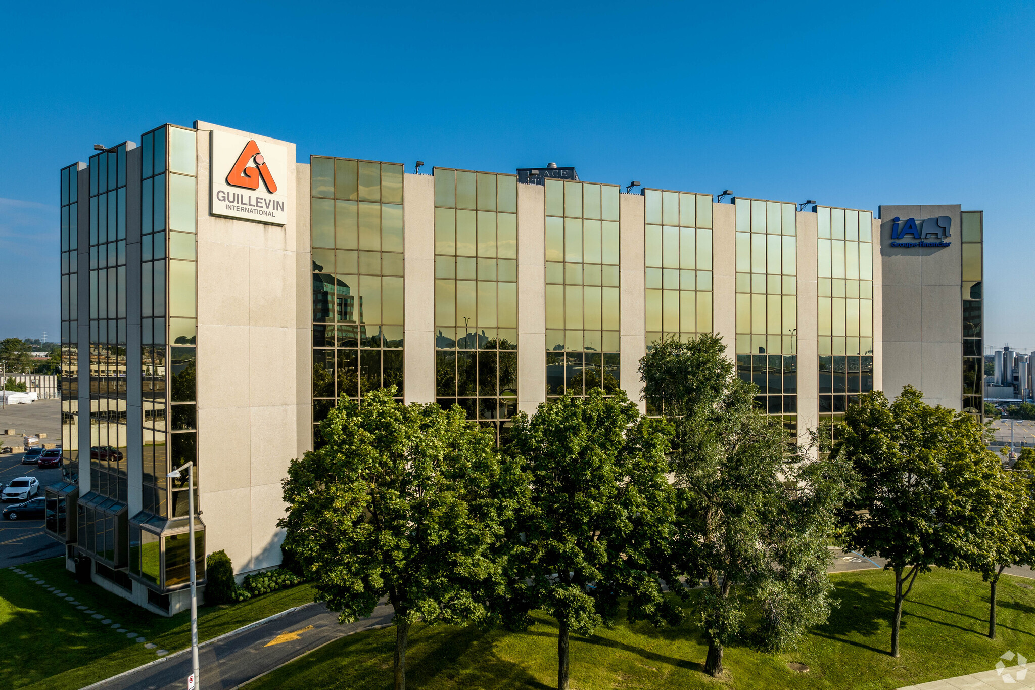 6555 Boul Métropolitain E, Montréal, QC for Rent