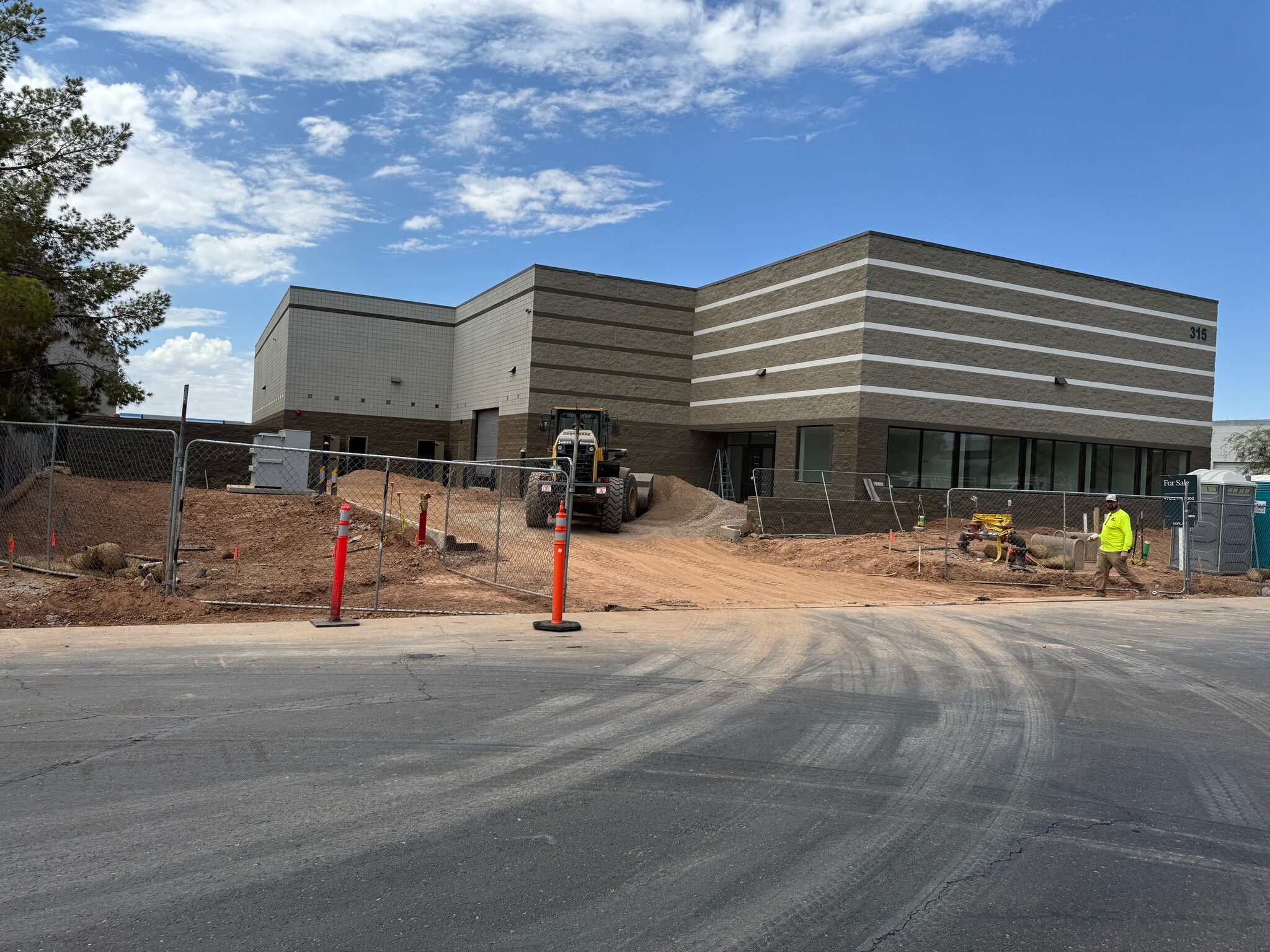 315 E Comstock Dr, Chandler, AZ for Rent