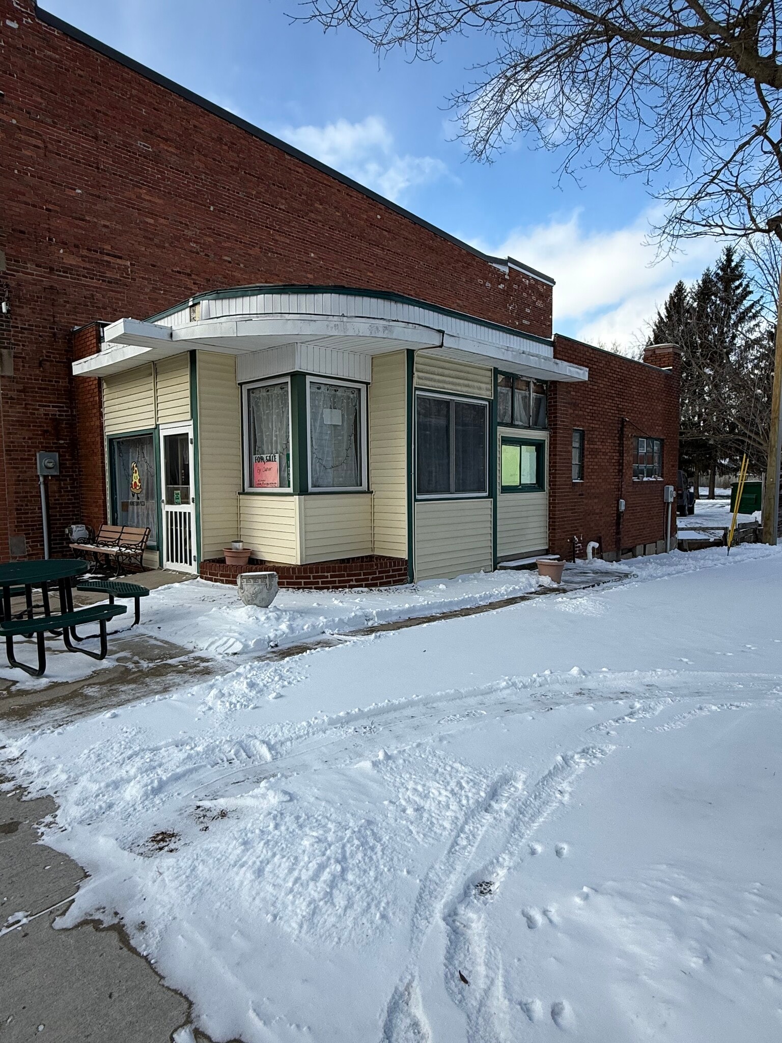 108 E Bellevue St, Leslie, MI for Sale