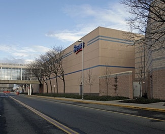 Jersey City, NJ Retail - 50 Mall Dr W