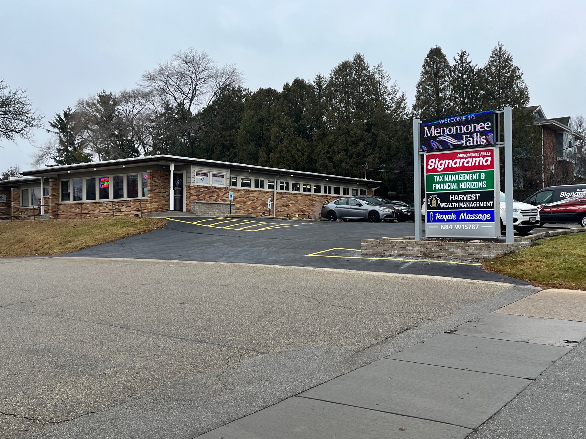 N84W15787 Menomonee Ave, Menomonee Falls, WI for Rent