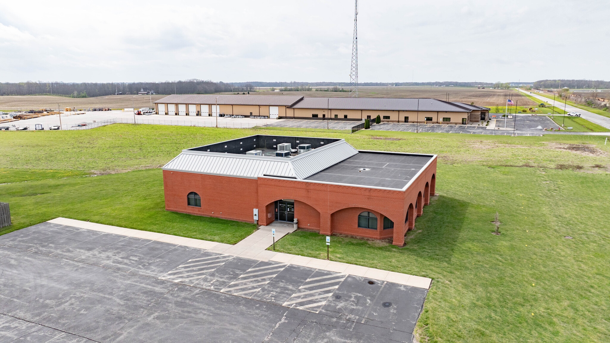 18400 Shipman Rd, Carlinville, IL for Rent