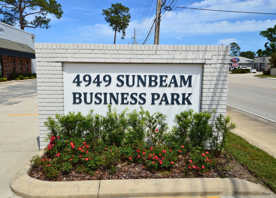 4949 Sunbeam Rd, Jacksonville, FL for Rent