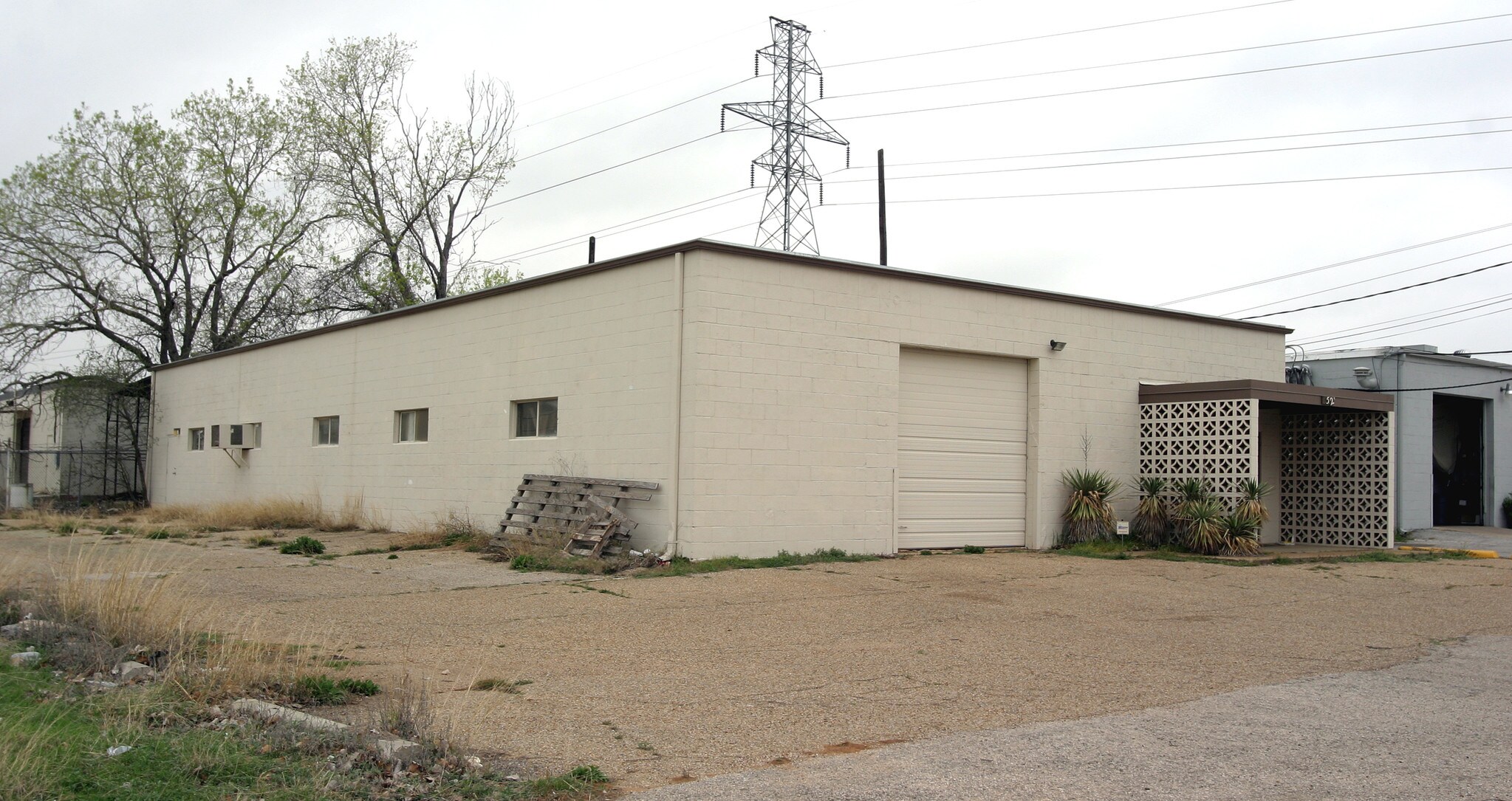 3521 Raider Dr, Hurst, TX for Sale