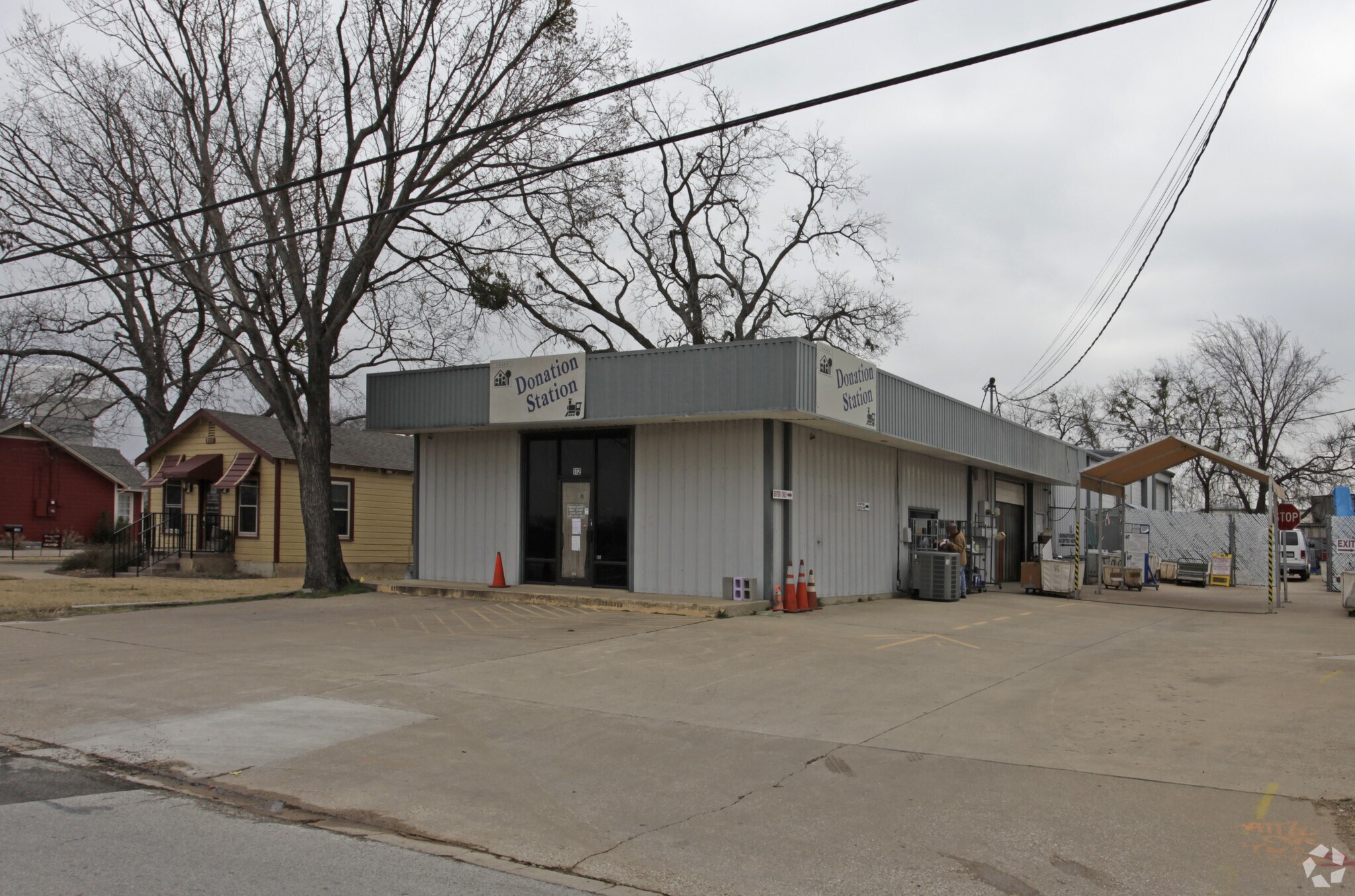112 N Scribner St Grapevine, TX 76051 Industrial Property for Lease