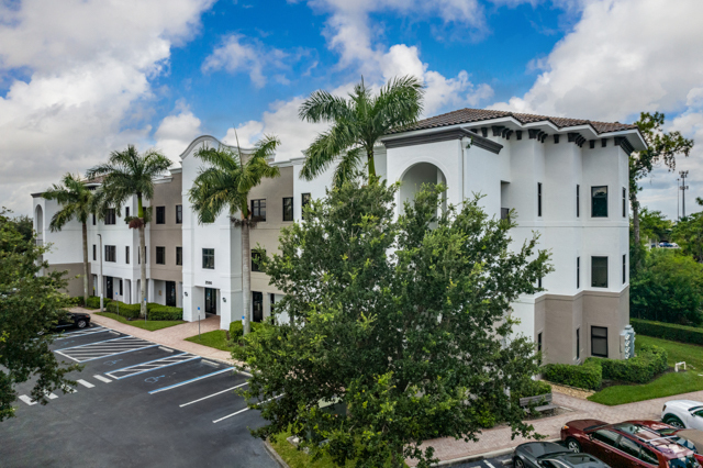 2590 Northbrooke Plaza Dr, Naples, FL for Rent