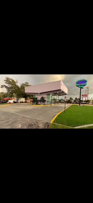 Saint Petersburg, FL Retail - 4595 49th St N