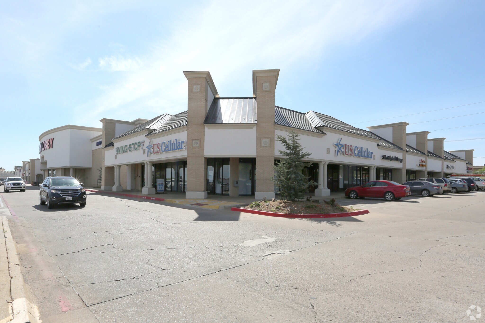 8255 N Rockwell Ave Oklahoma City, OK 73121 Shopping Center Property