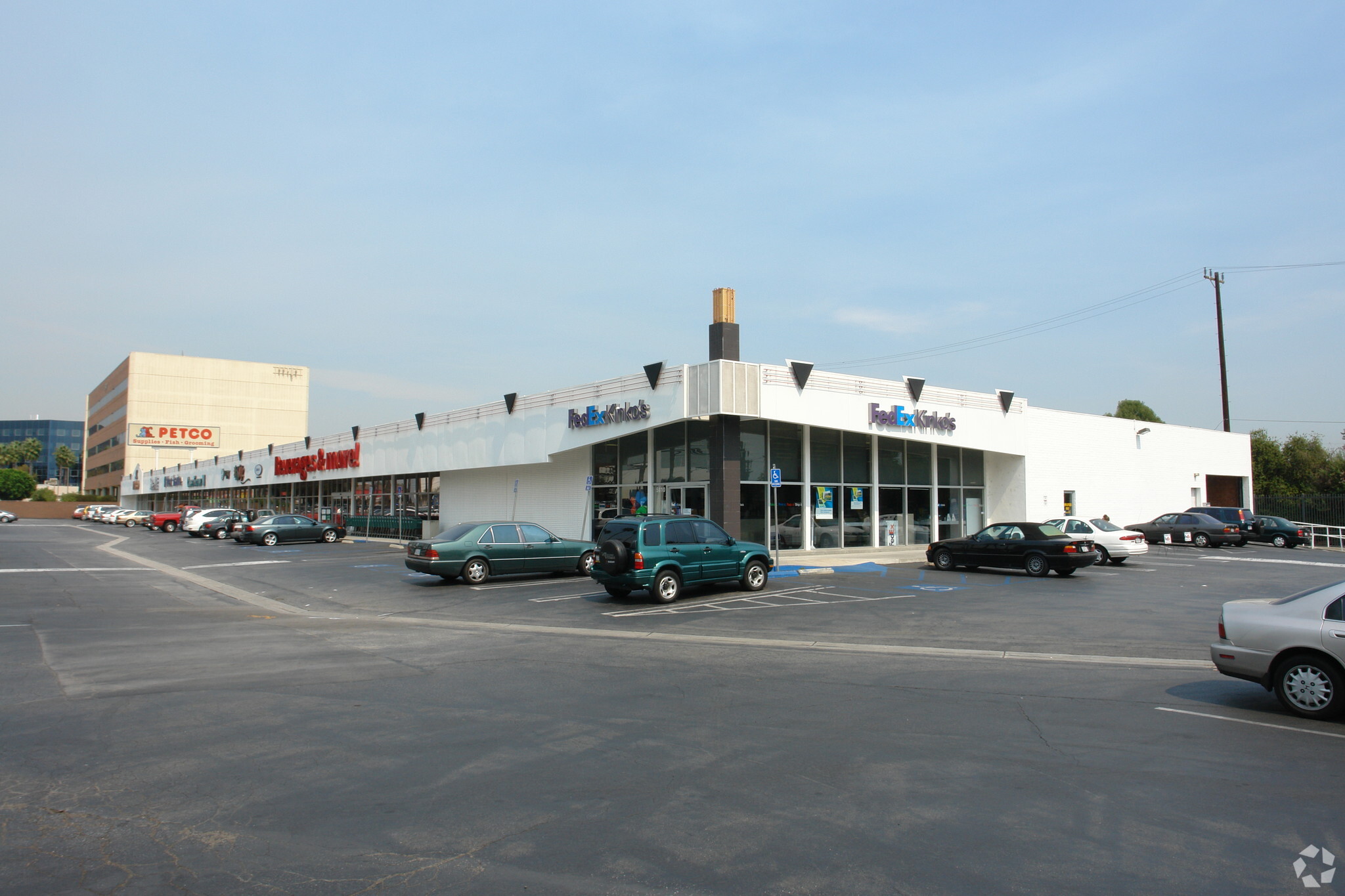 5810-5850 Sepulveda Blvd, Van Nuys, CA for Rent