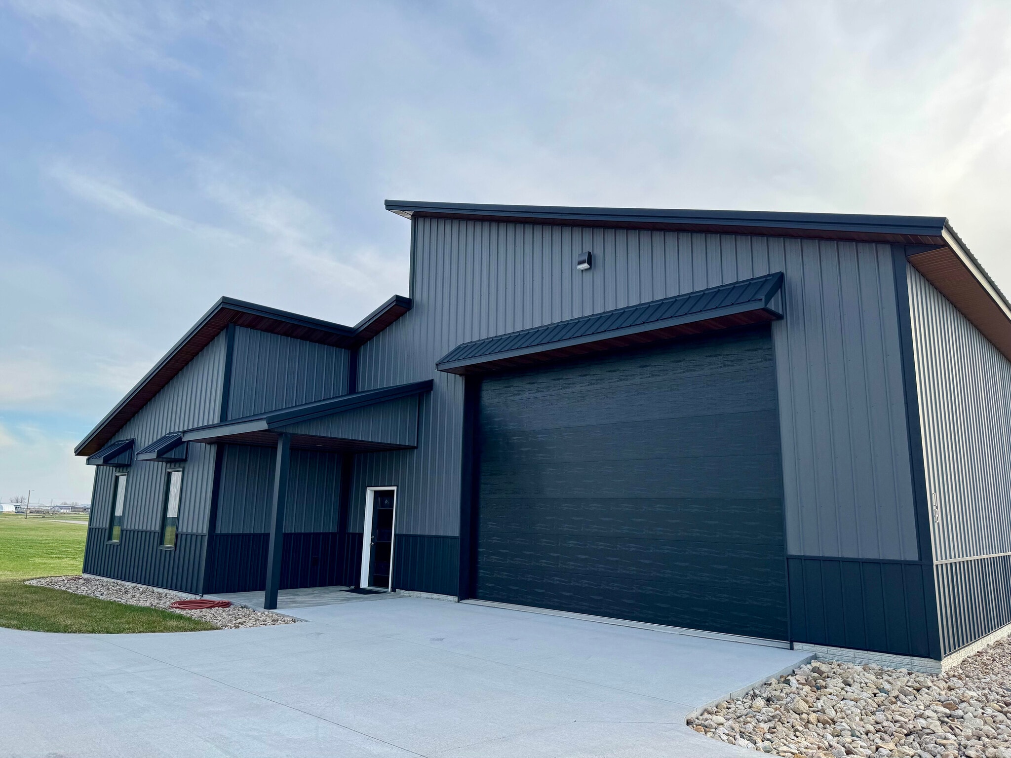 530 Aircom Drive Unit 1B, Marion, IA for Sale
