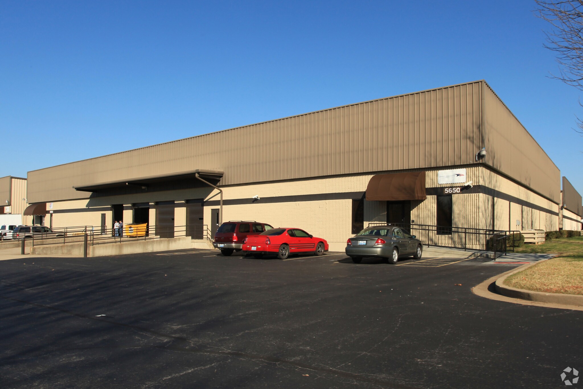 5680-5682 Shepherdsville Rd, Louisville, KY for Rent
