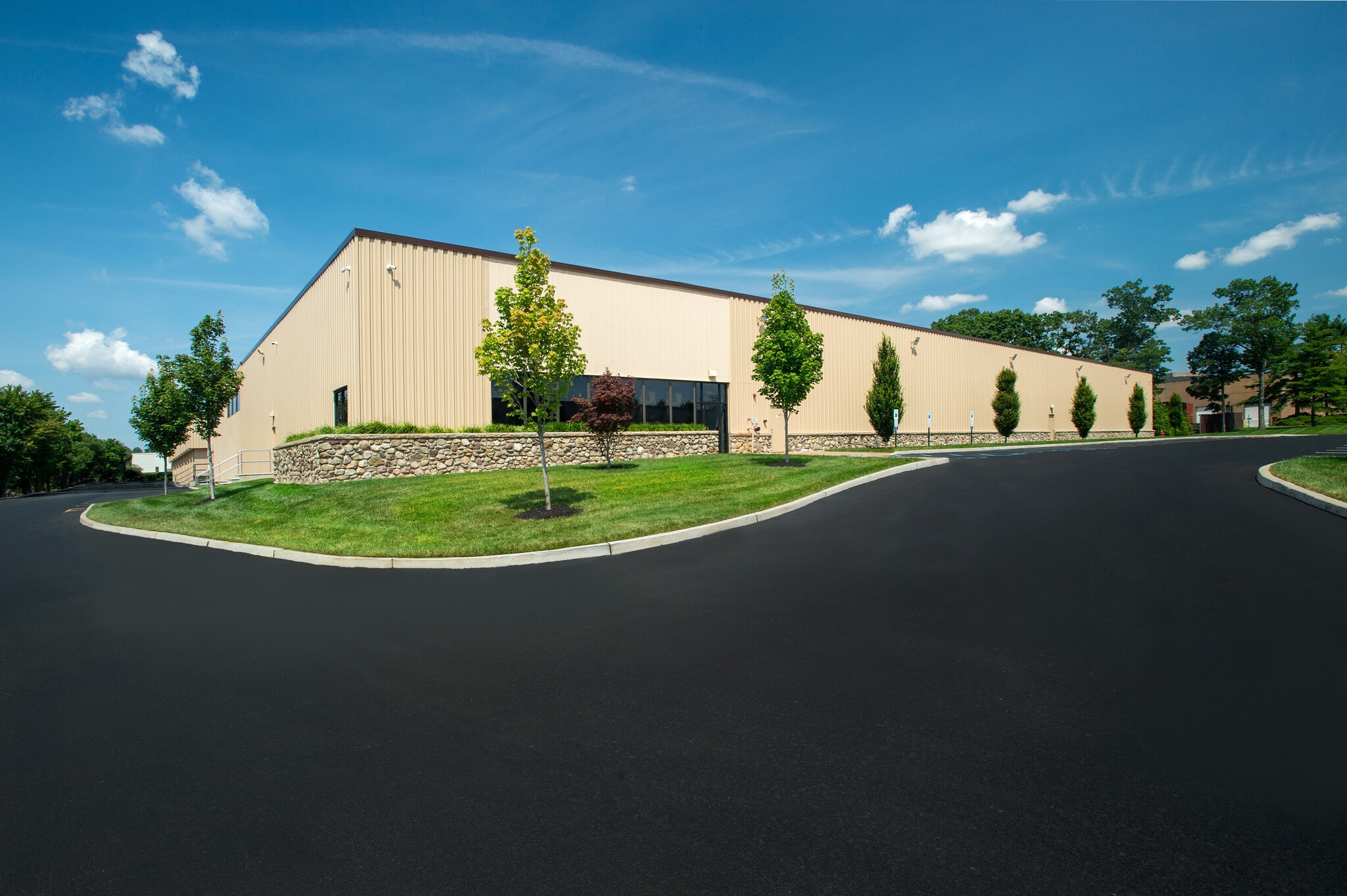 195 Raritan Center Pky, Edison, NJ for Rent