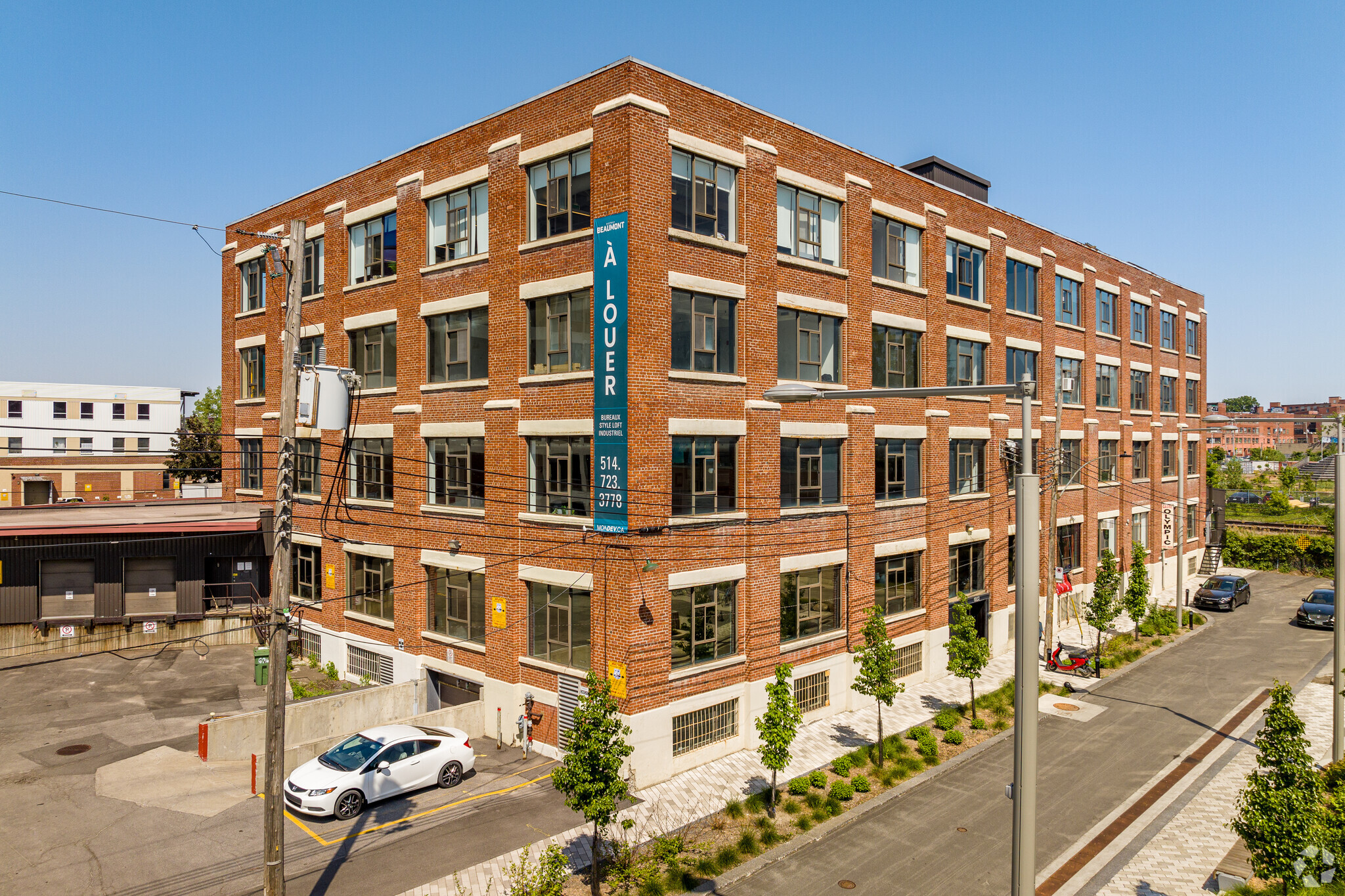 6829-6845 Av de l'Épée, Montréal, QC for Rent