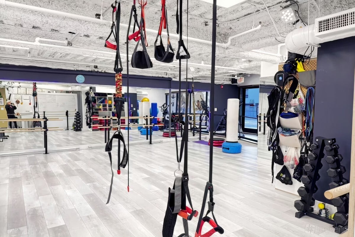 200 N Robertson Blvd, Beverly Hills, CA for Rent