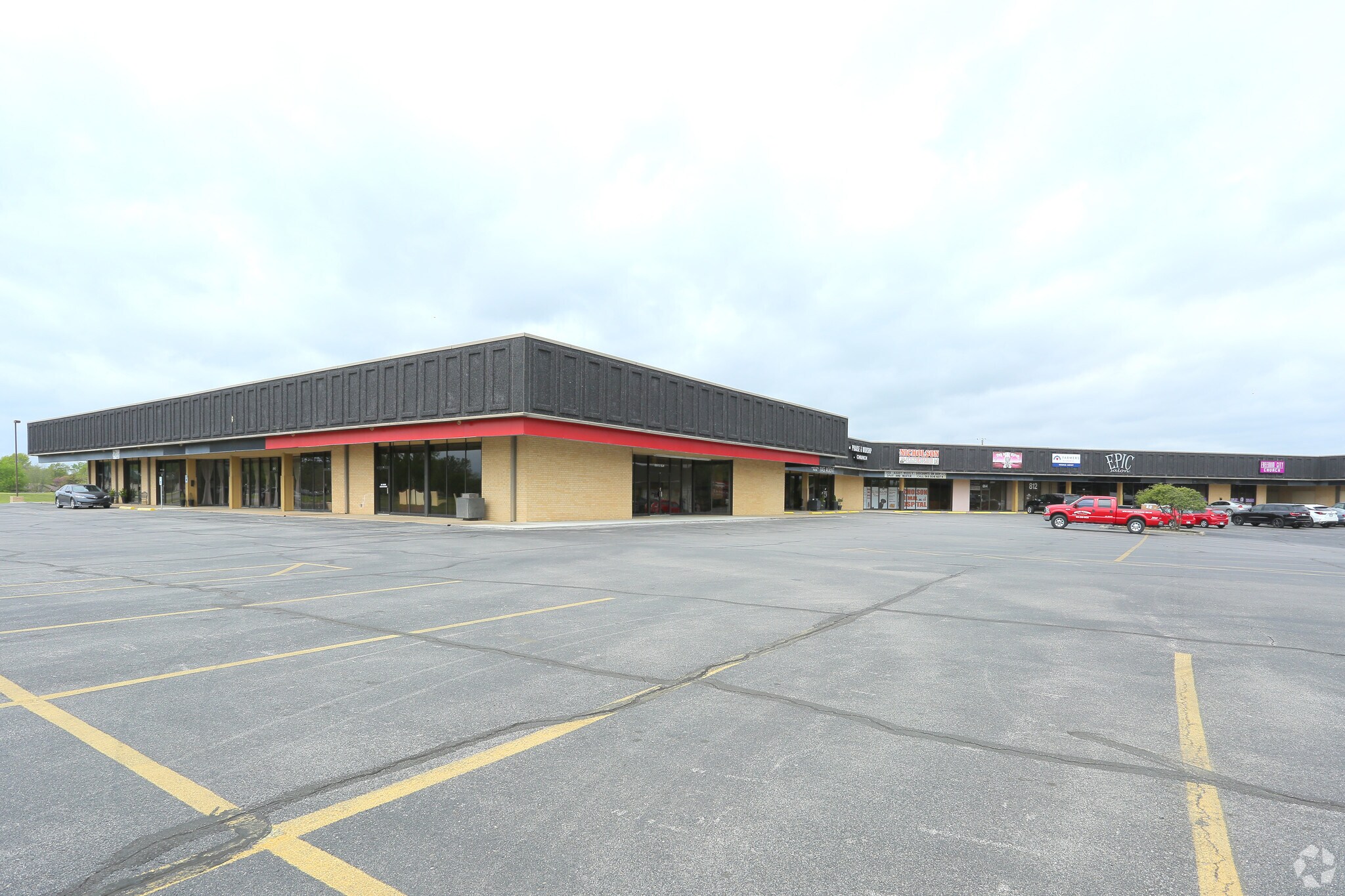 800-840 S Elm Pl, Broken Arrow, OK for Rent