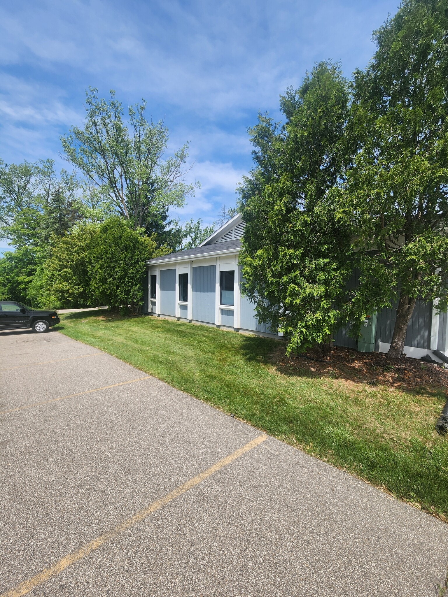 3364 S Center Rd, Burton, MI for Rent