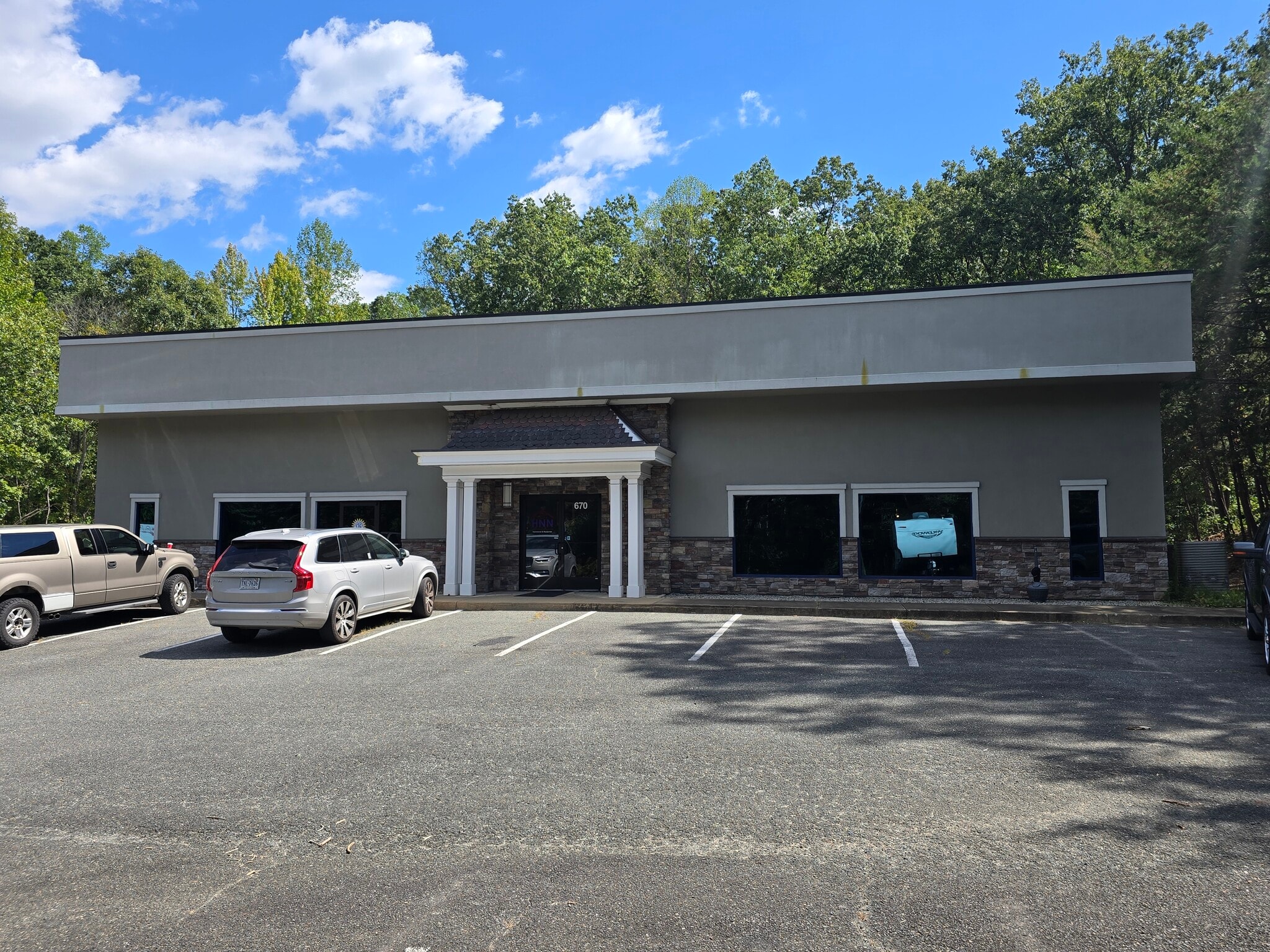 670 Cambridge St, Fredericksburg, VA for Sale