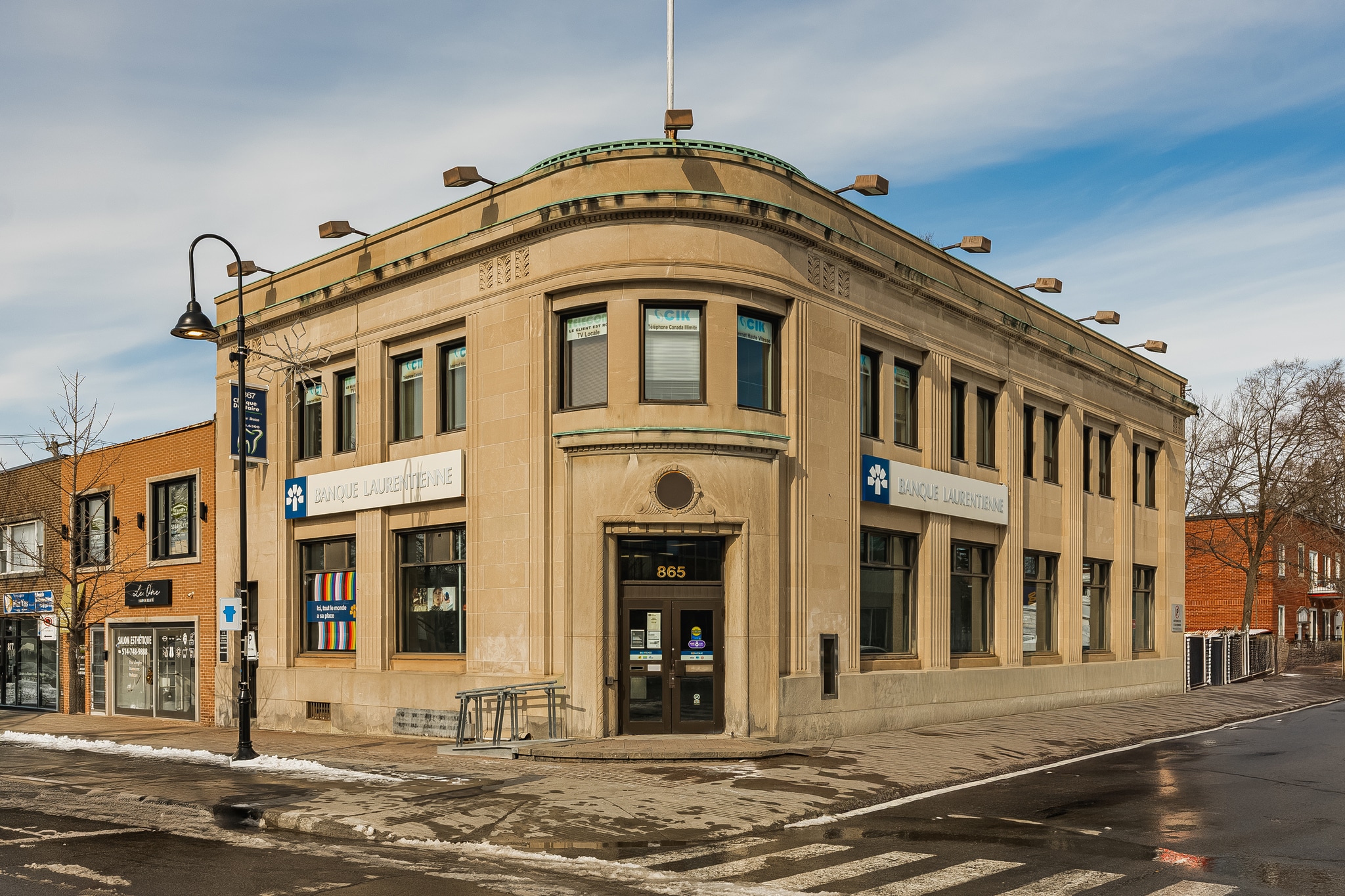 865-867 Boul Décarie, Saint-Laurent, QC for Sale