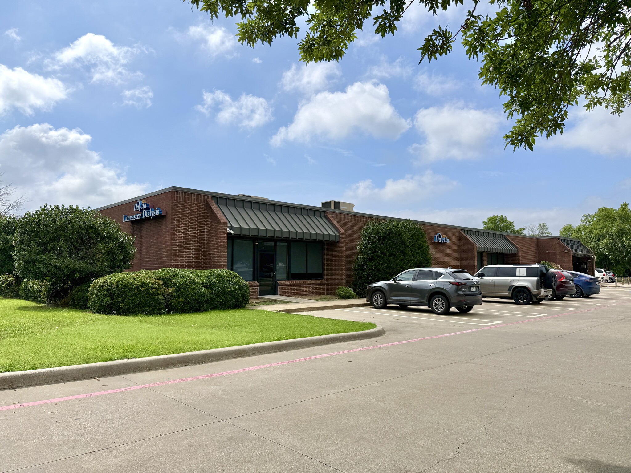 2424 W Pleasant Run Rd, Lancaster, TX for Rent