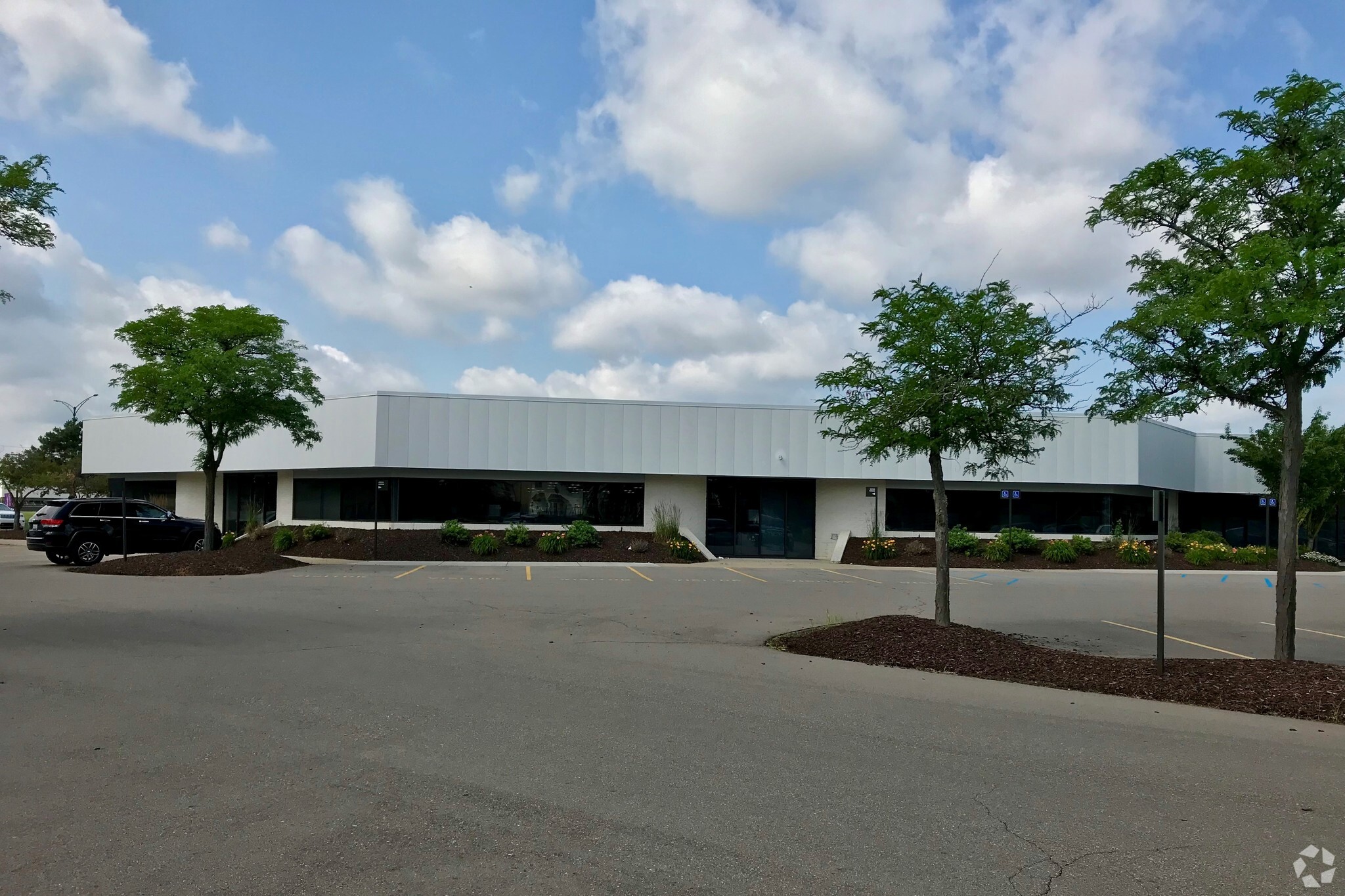 1225 E Big Beaver Road, Troy, MI for Rent