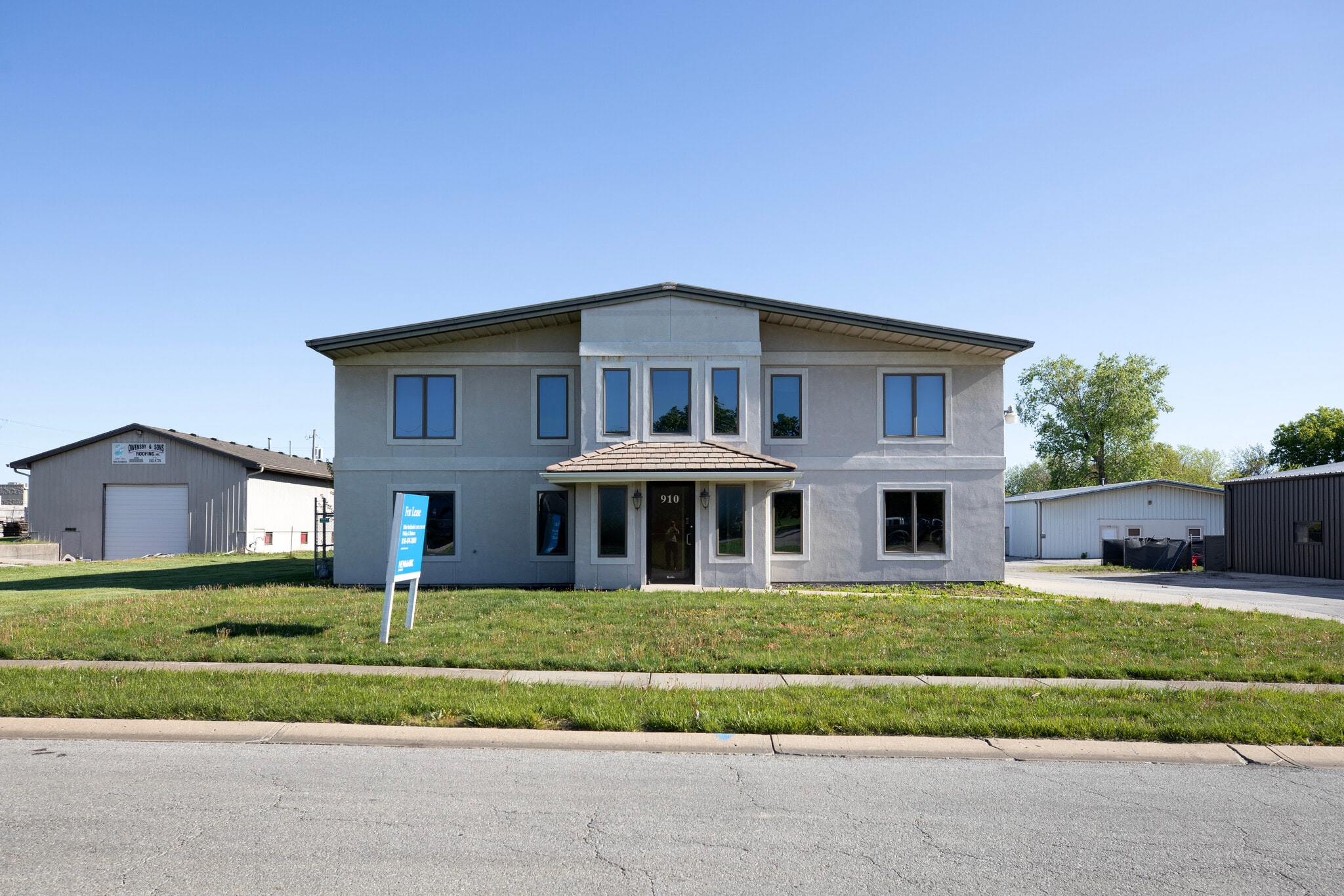 910 SE 7th Ter, Lee's Summit, MO for Rent