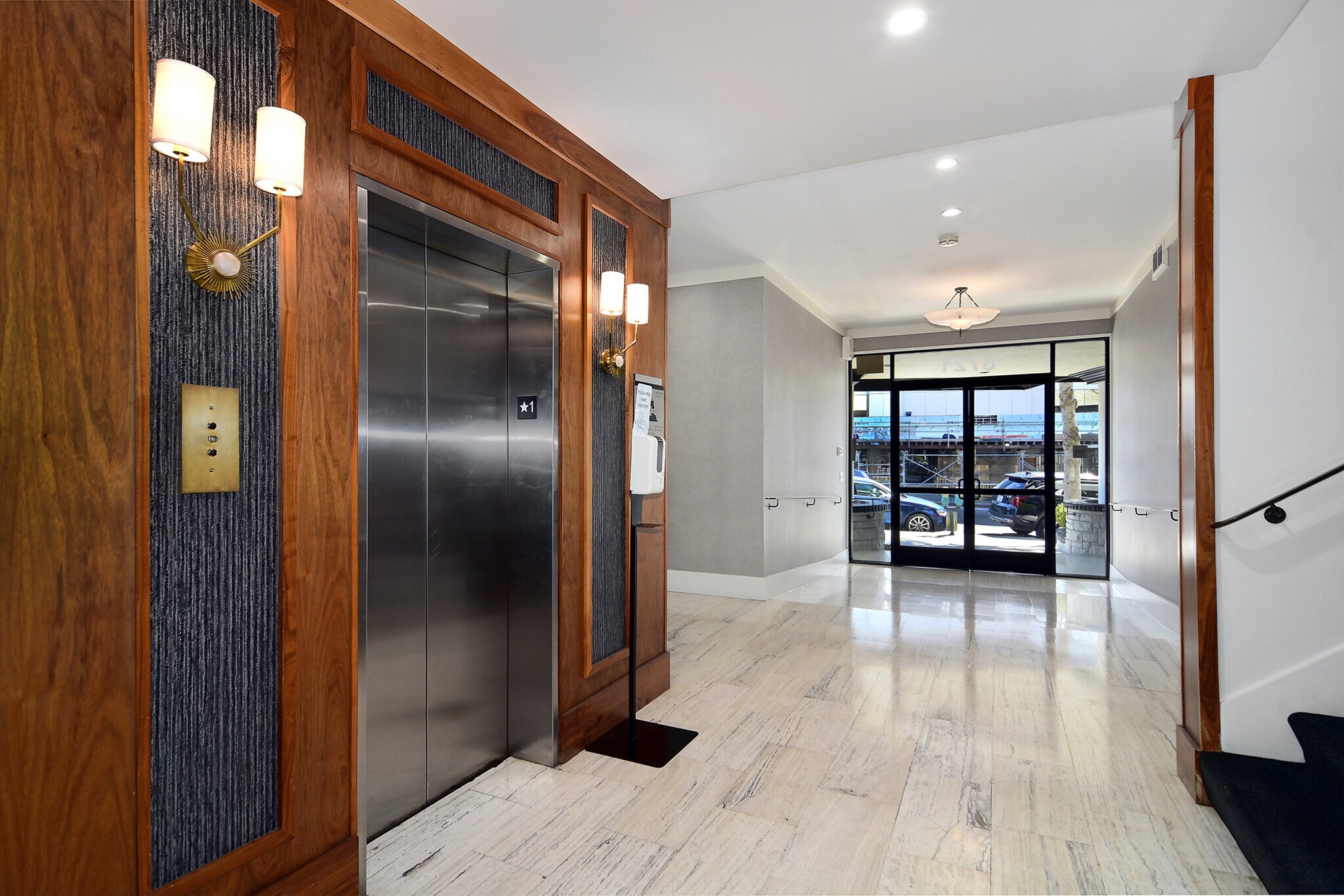 8721 W Sunset Blvd, West Hollywood, CA for Rent