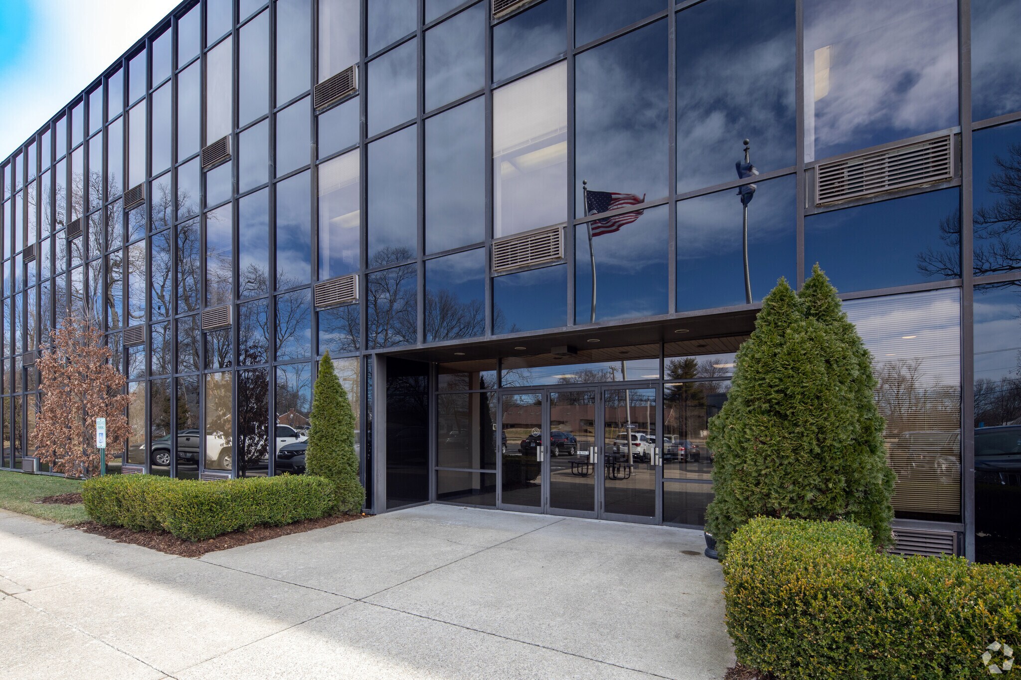 7410 New Lagrange Rd Louisville, KY 40222 Office Property for Lease