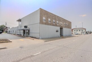 Quincy, IL Office/Retail - 1112-1128 Broadway St
