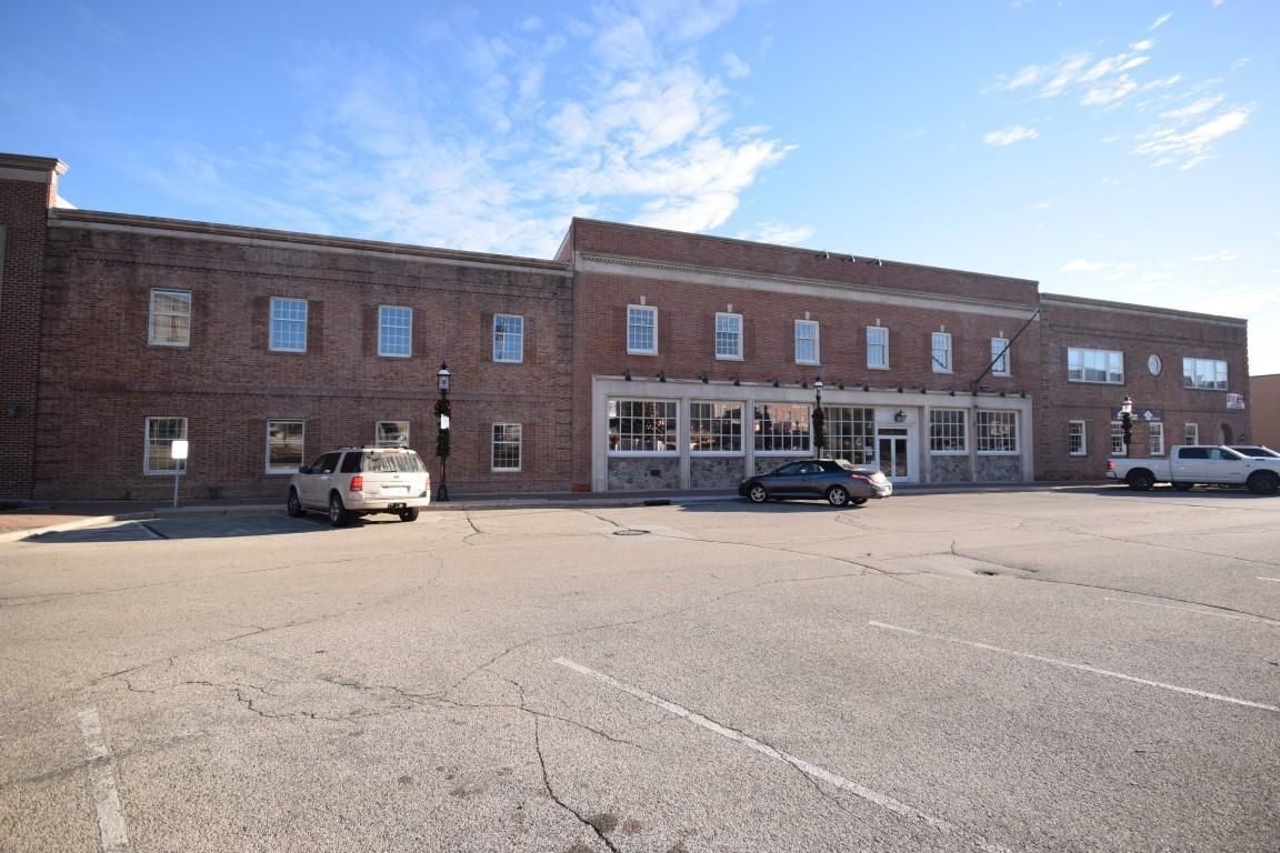 215 MAIN STREET ZEILGLER BUILING, West Bend, WI for Rent