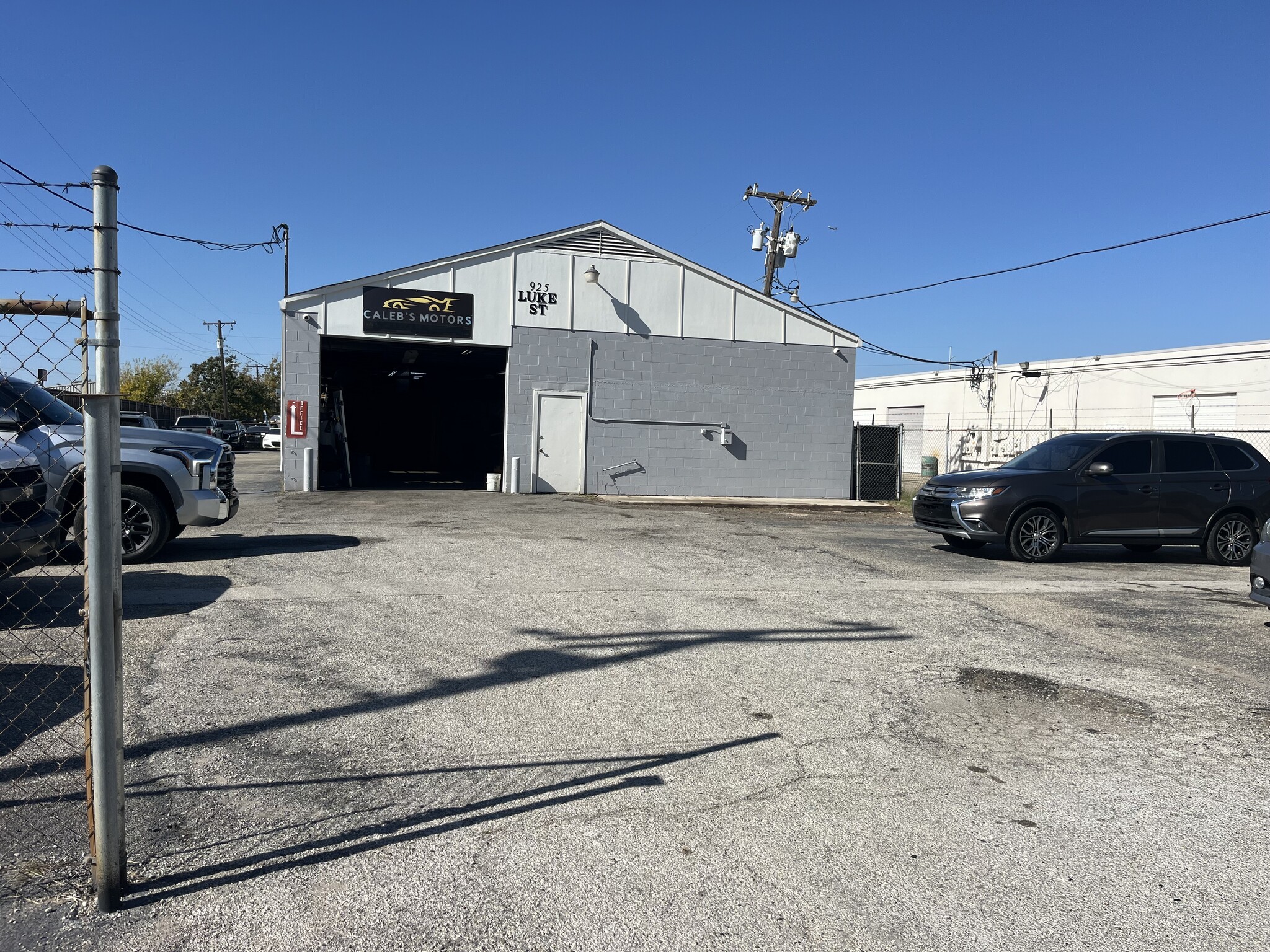 925 Luke St, Irving, TX for Sale