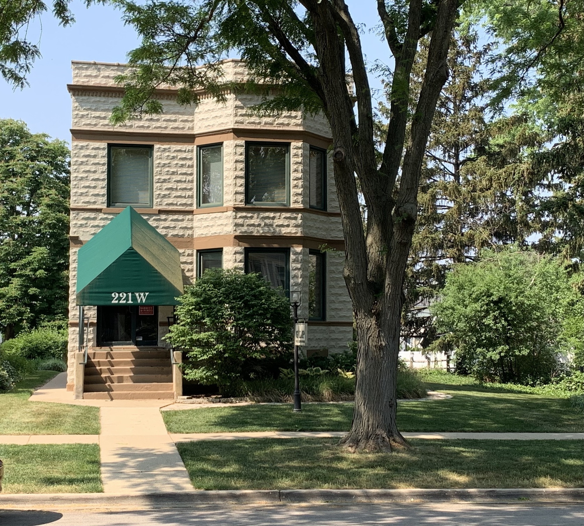 221 W Illinois St, Wheaton, IL for Sale