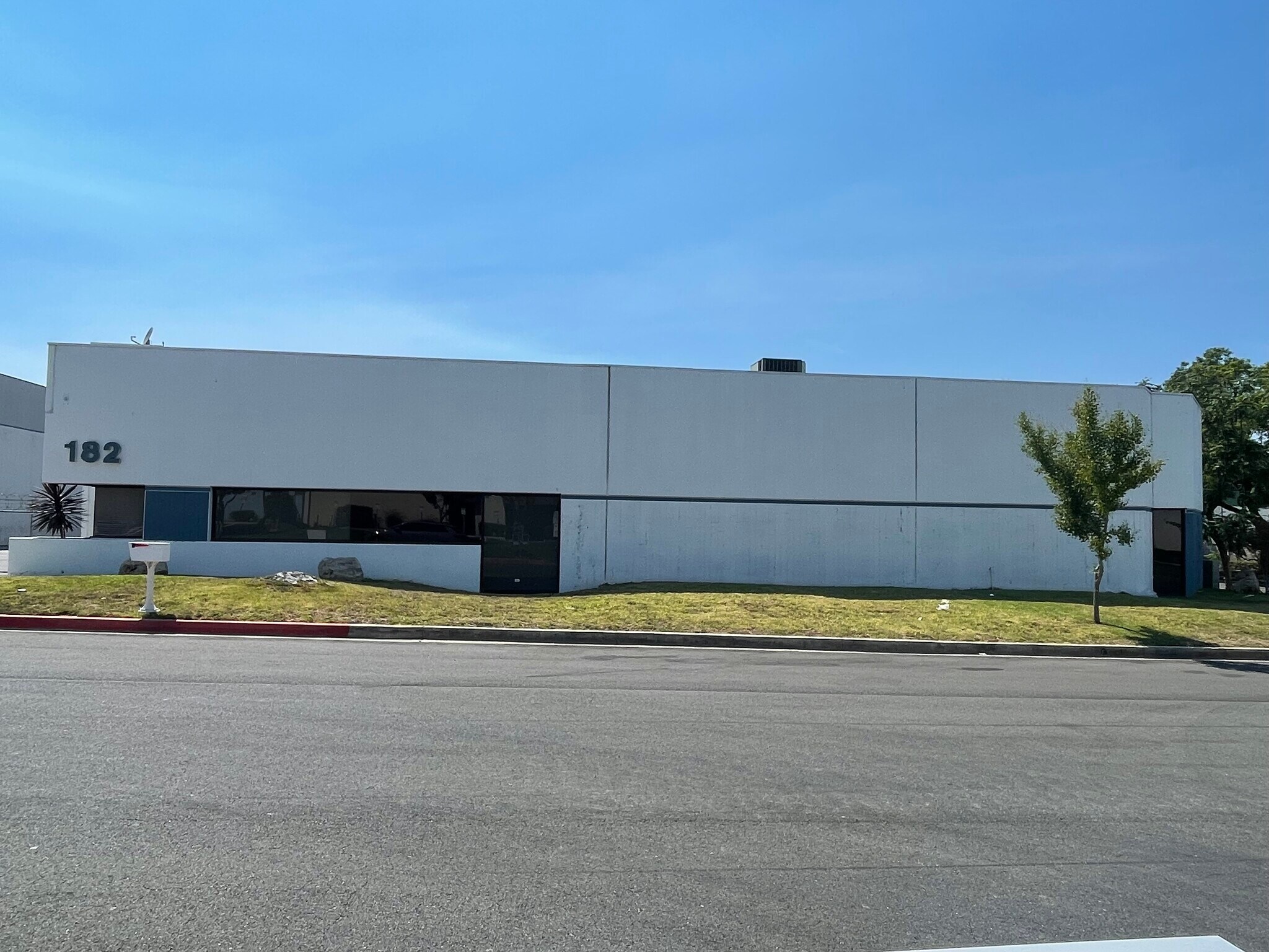182 Business Center Dr, Corona, CA for Rent