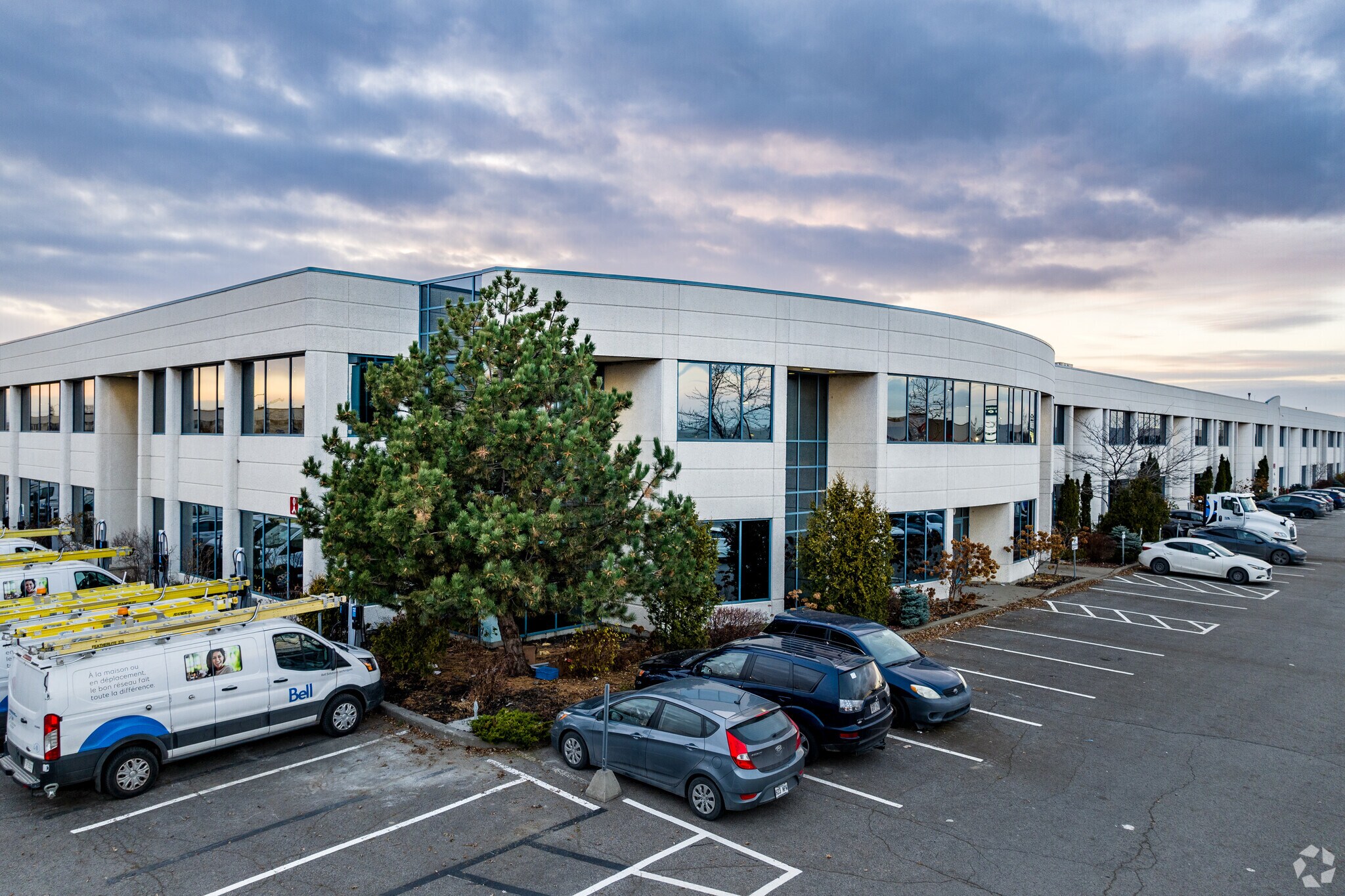 8240 Ch Du Golf, Montréal, QC for Rent