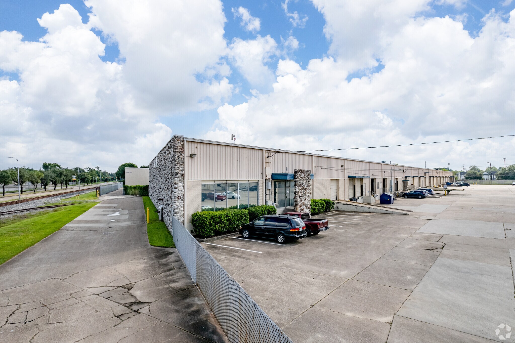 5990-5998 Griggs Rd, Houston, TX for Rent