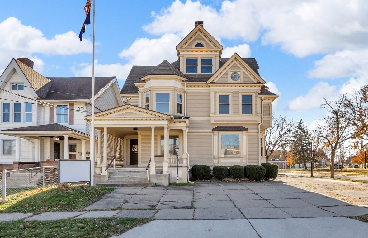 601 S Jackson St, Jackson, MI for Sale