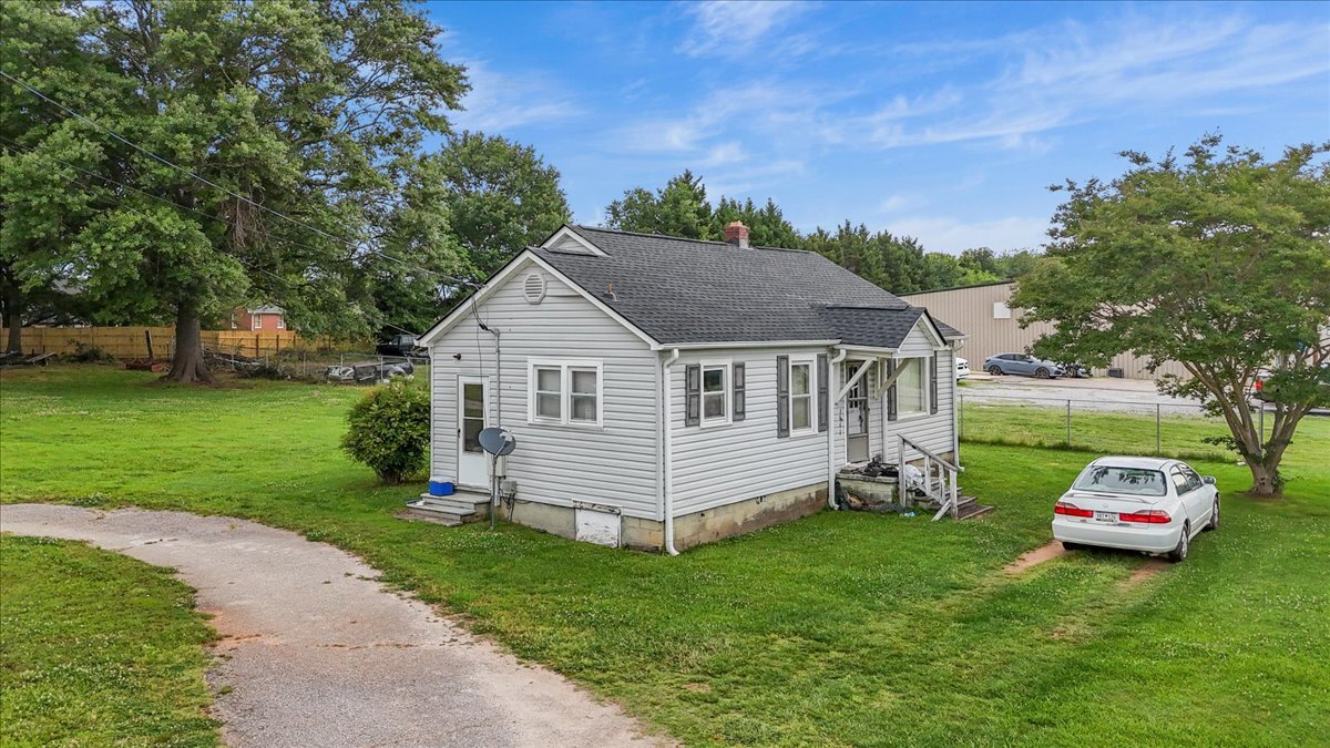 1571 Old Furnace Rd, Boiling Springs, SC for Sale