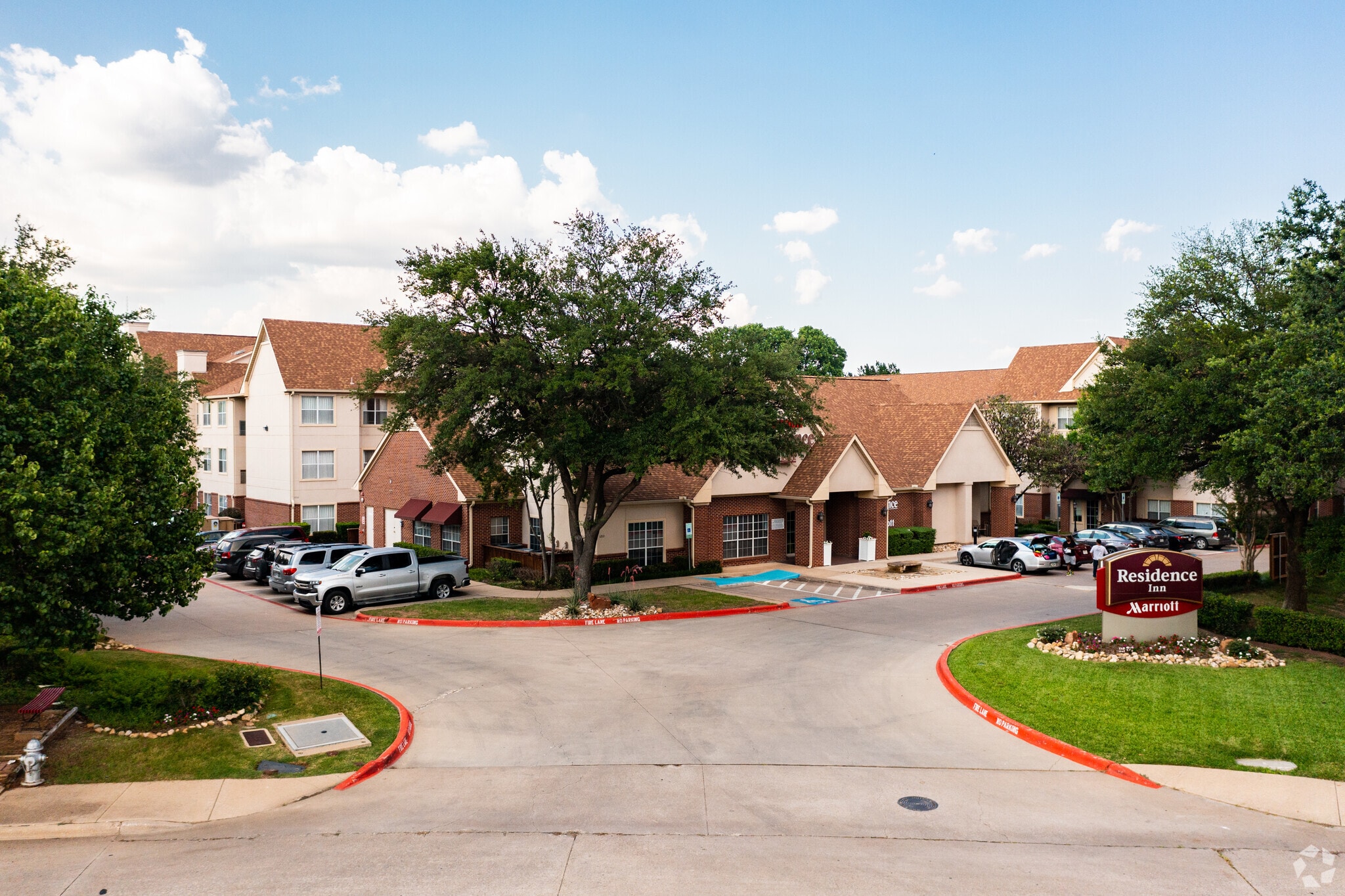 1050 Brookhollow Plaza Dr, Arlington, TX for Sale