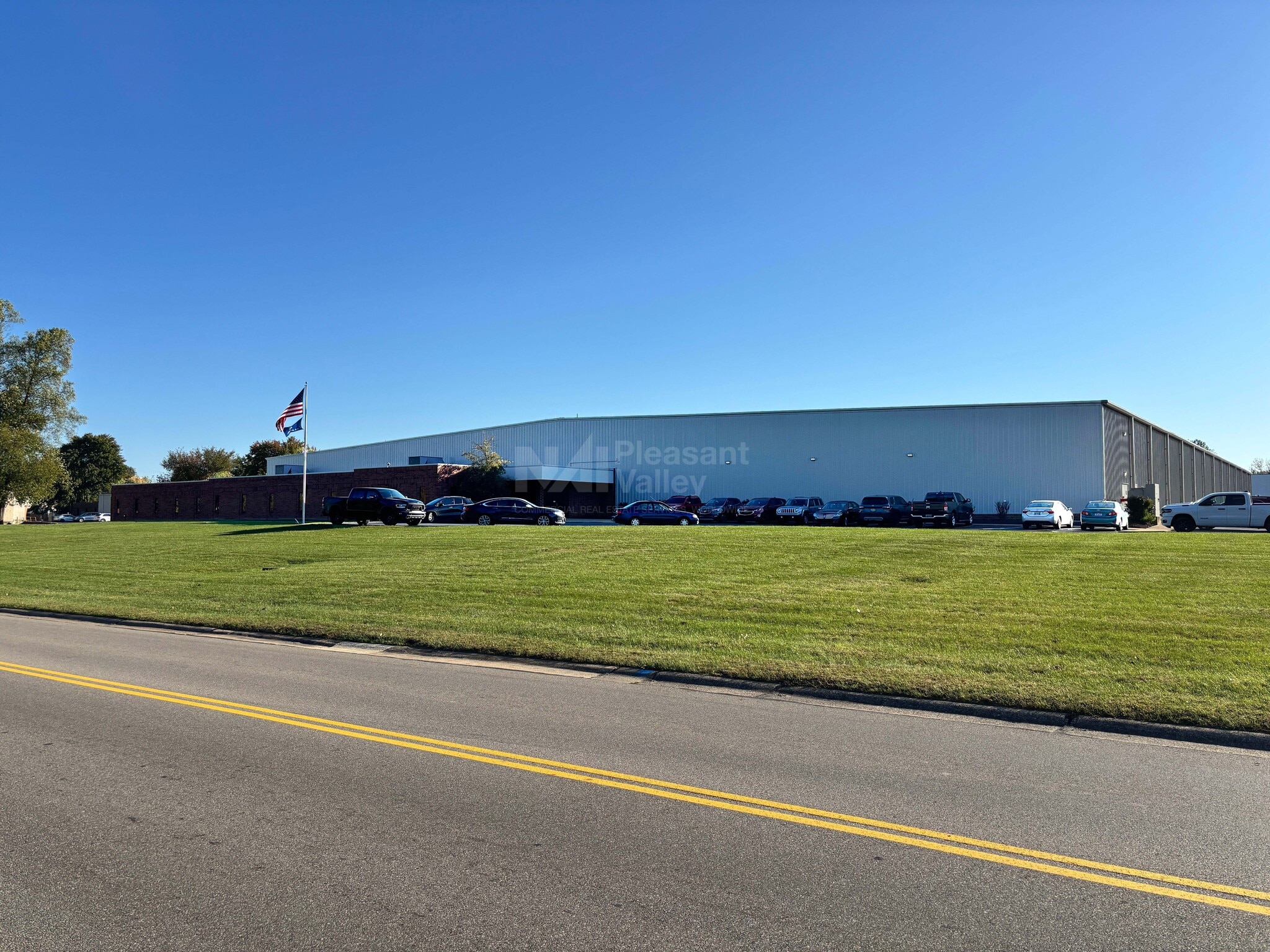 7825 Hub Pky, Valley View, OH for Rent