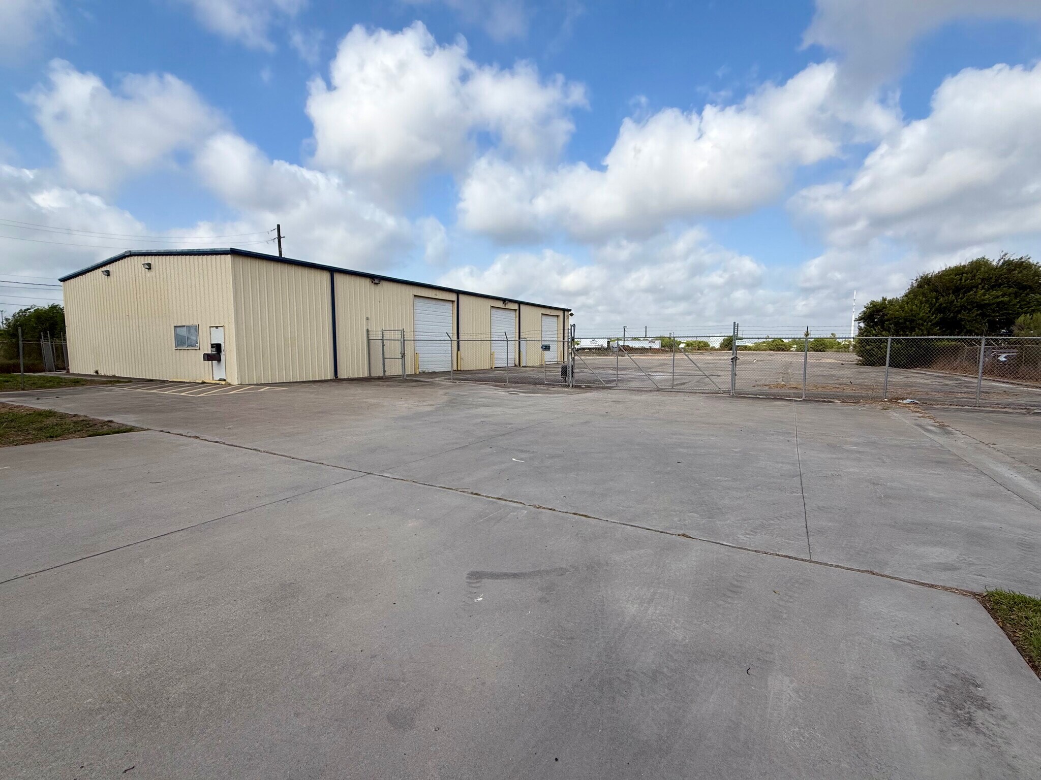 433 N Navigation Blvd, Corpus Christi, TX for Rent