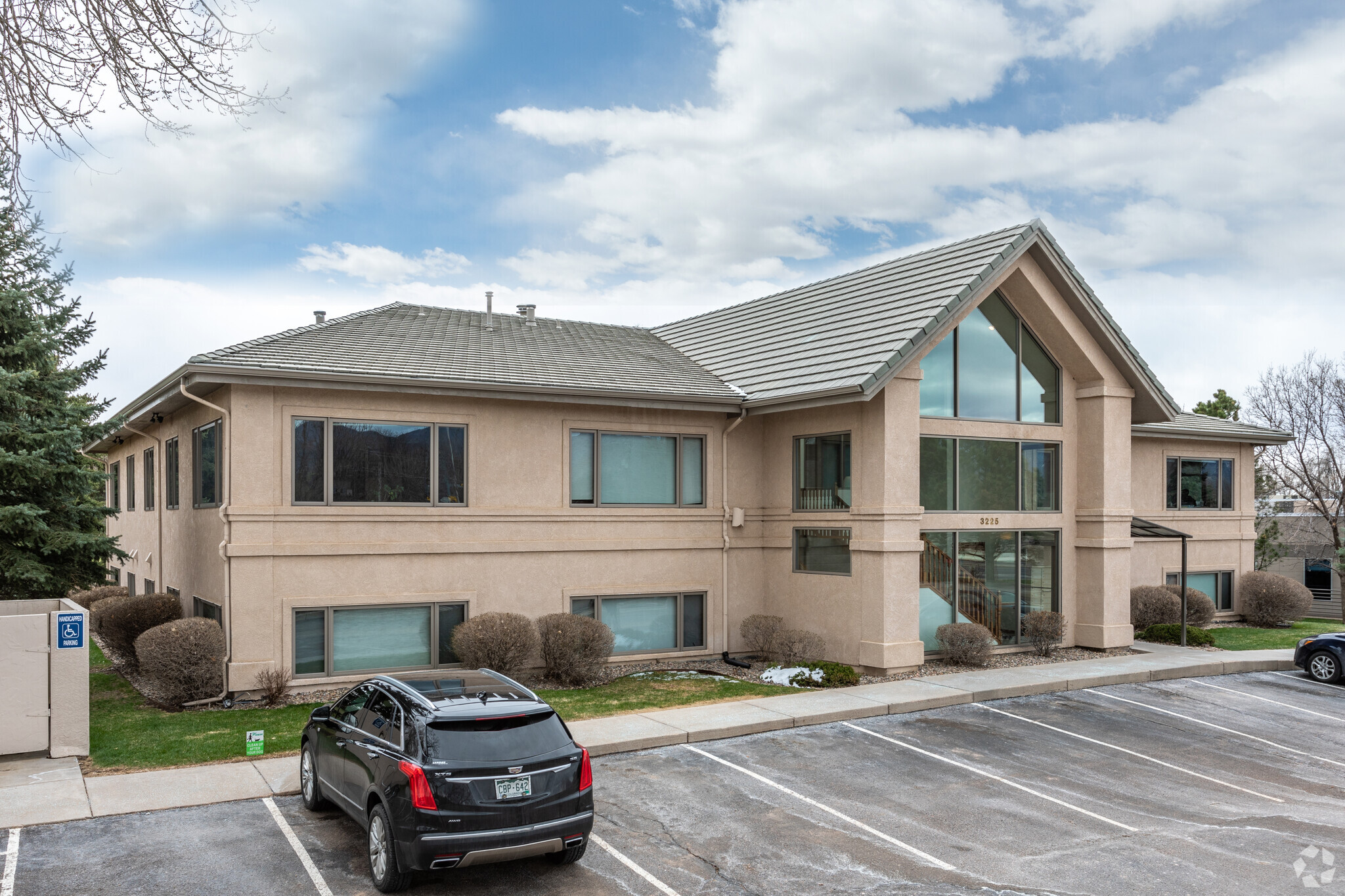 3225 Templeton Gap Rd, Colorado Springs, CO for Rent