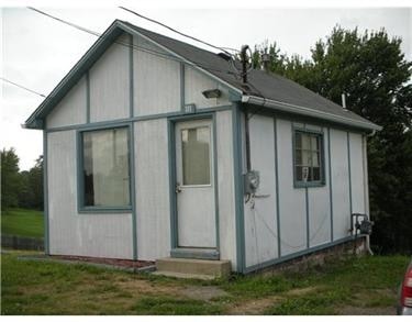 111 Steubenville Pike, Burgettstown, PA for Sale