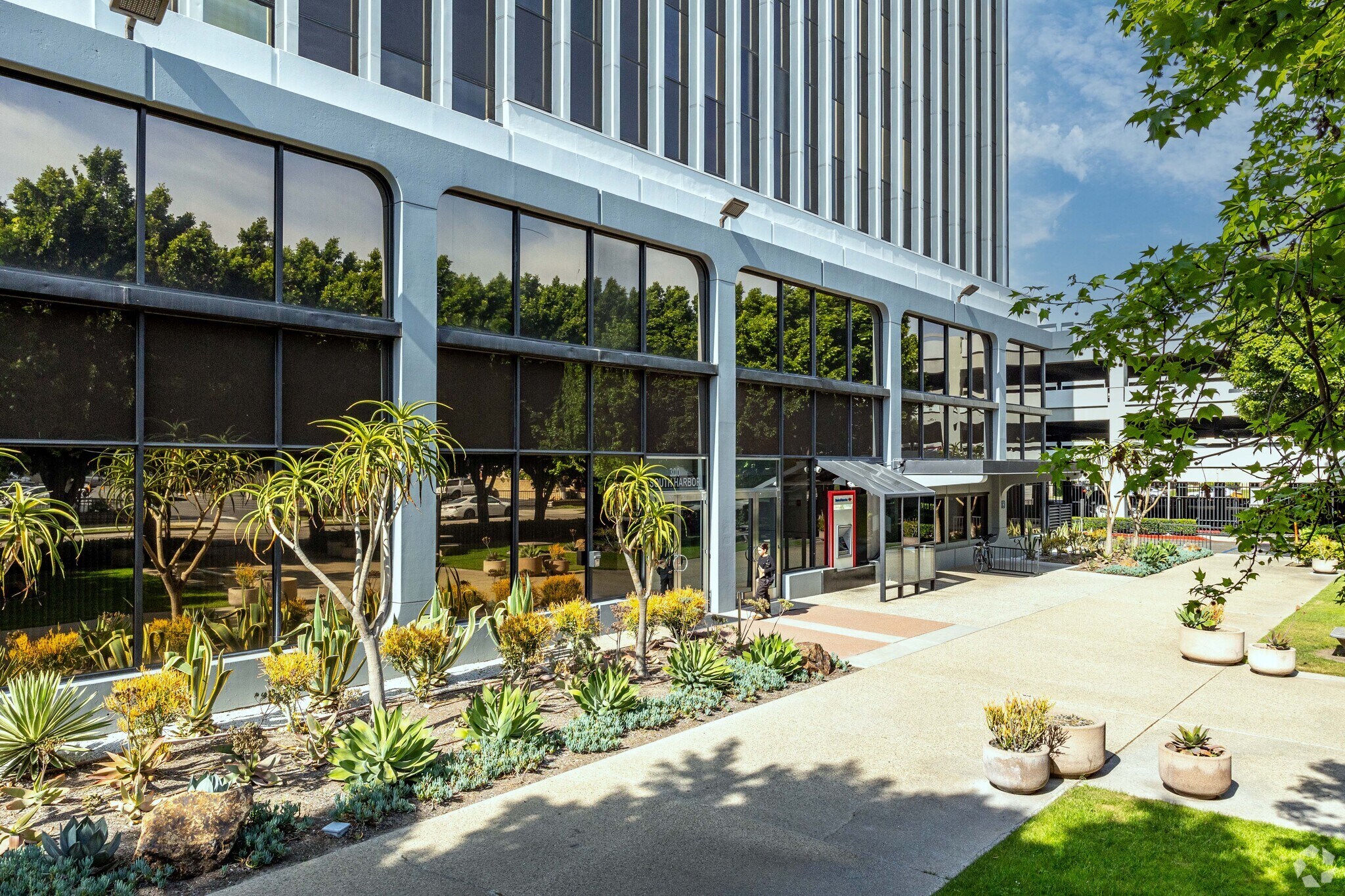 300 S Harbor Blvd, Anaheim, CA for Rent