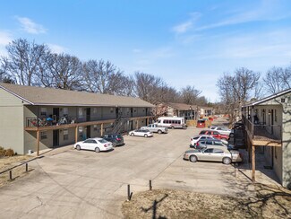 Fayetteville, AR Apartments - 884 Holly St Fayetteville, AR Apartments - 884 Holly St