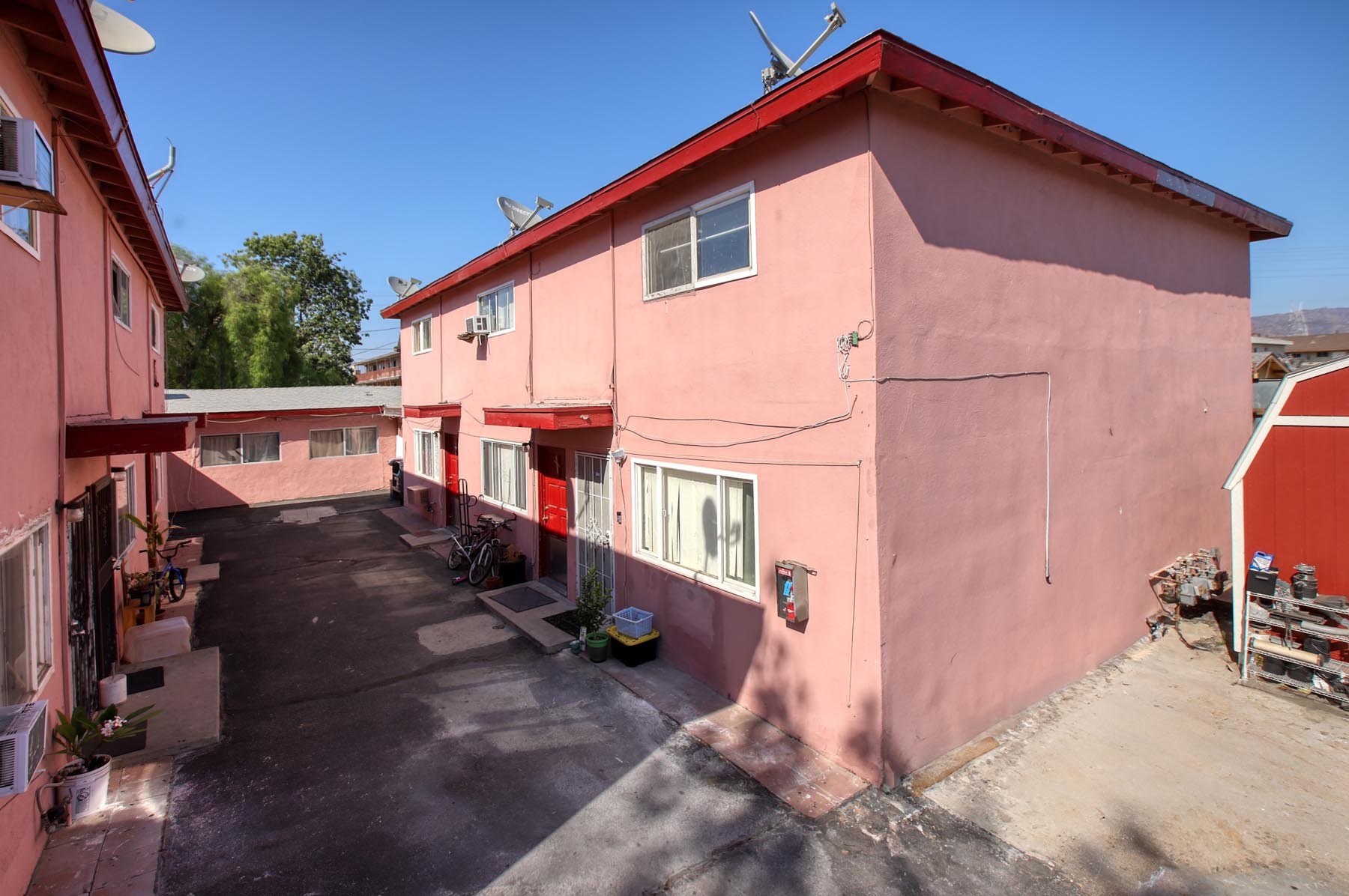 11964-11966 Runnymede St, North Hollywood, CA for Sale