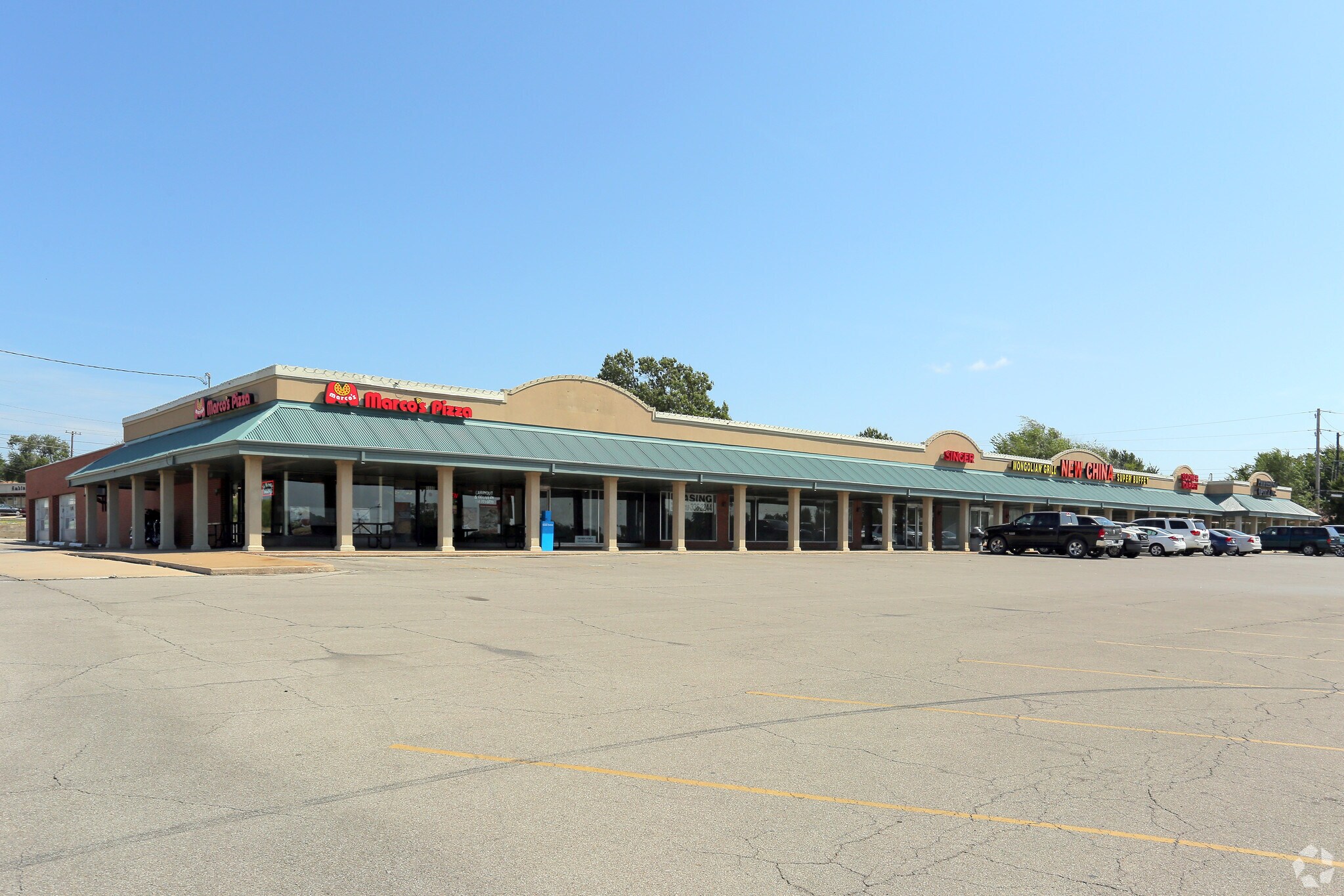 3830 Frank Phillips Blvd, Bartlesville, OK for Rent