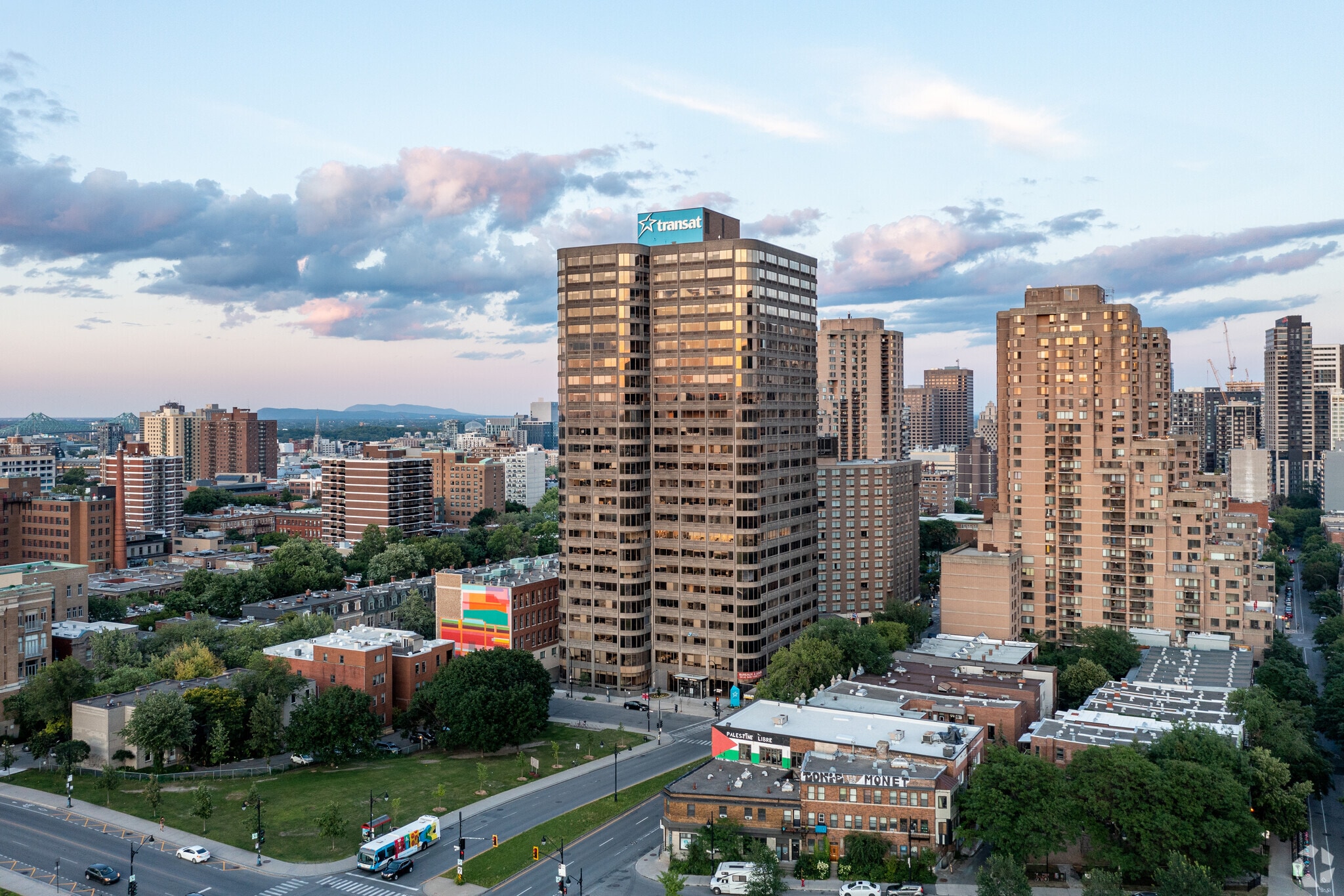 300 Rue Léo-Pariseau, Montréal, QC for Rent
