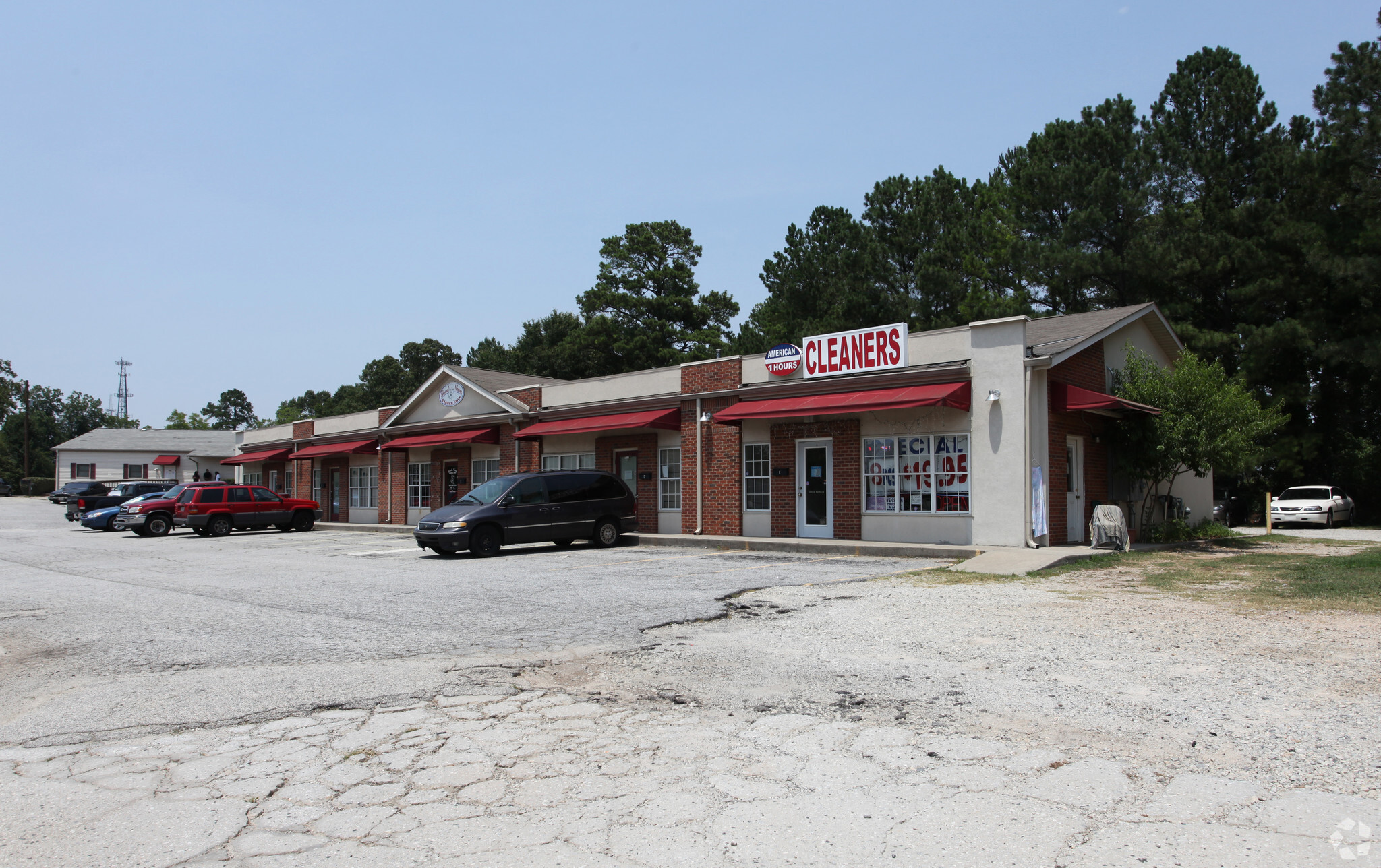 9526 S Main St, Jonesboro, GA for Rent