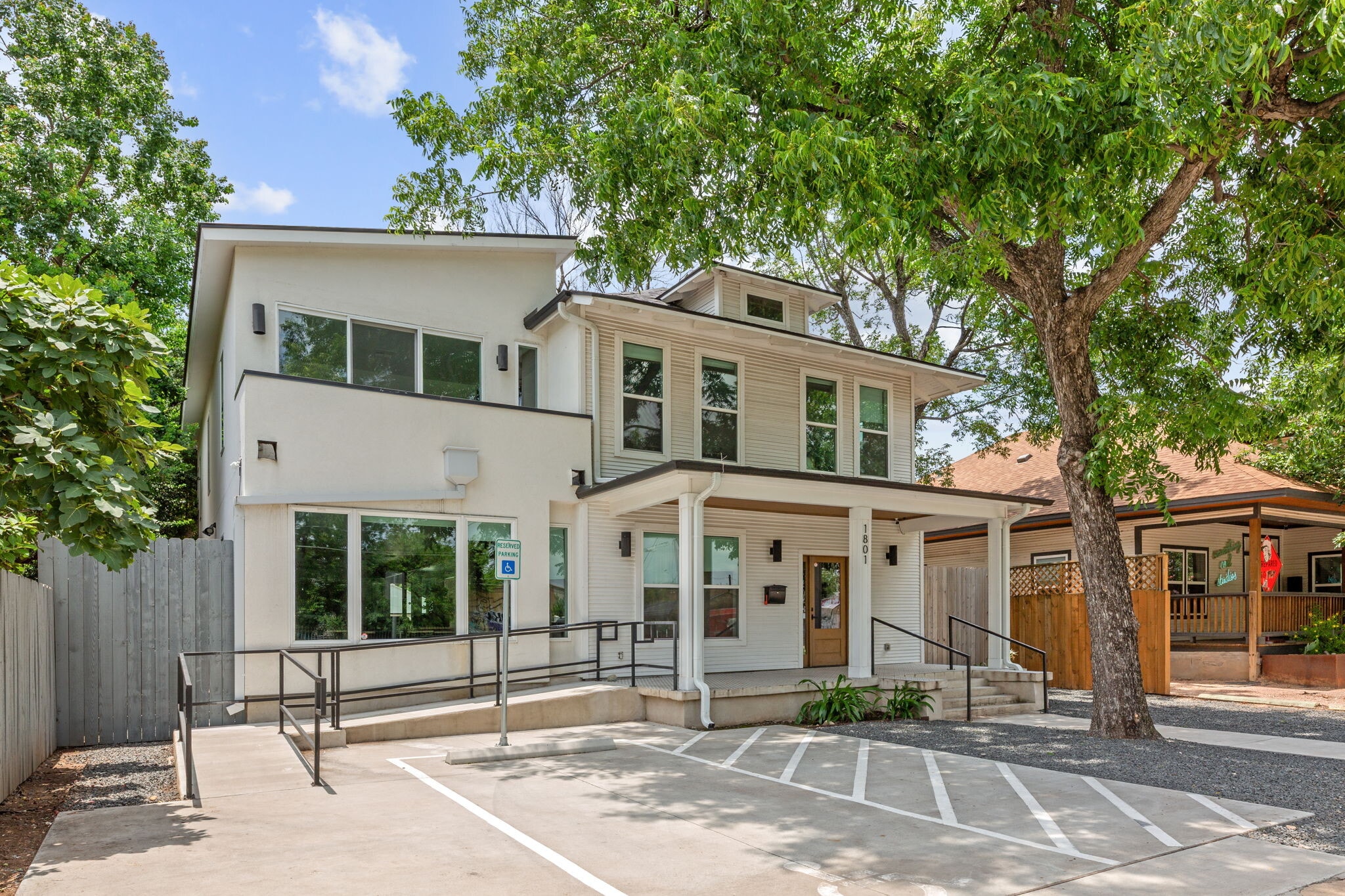1801 E Cesar Chavez St, Austin, TX for Sale