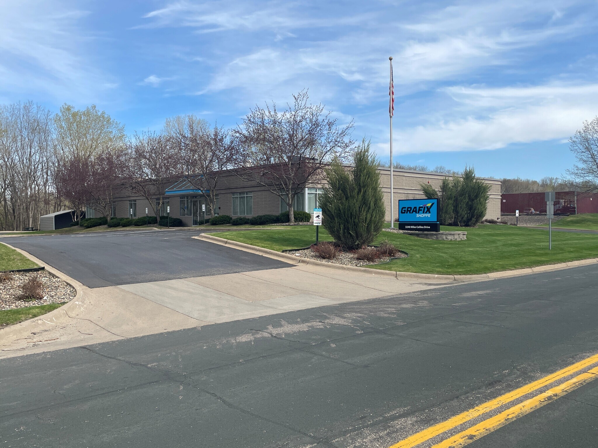 3240 Mike Collins Dr Eagan, MN 55121 Flex Property for Lease on